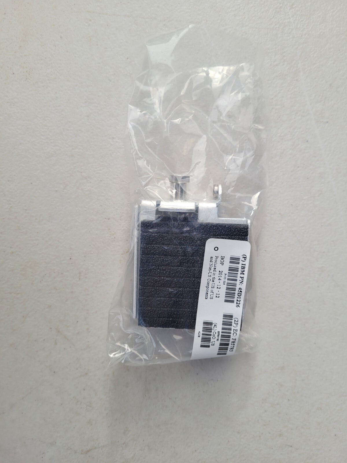 Brand New Set of 4 Genuine OEM IBM F85783 Server Strain Relief Bracket 45D1226