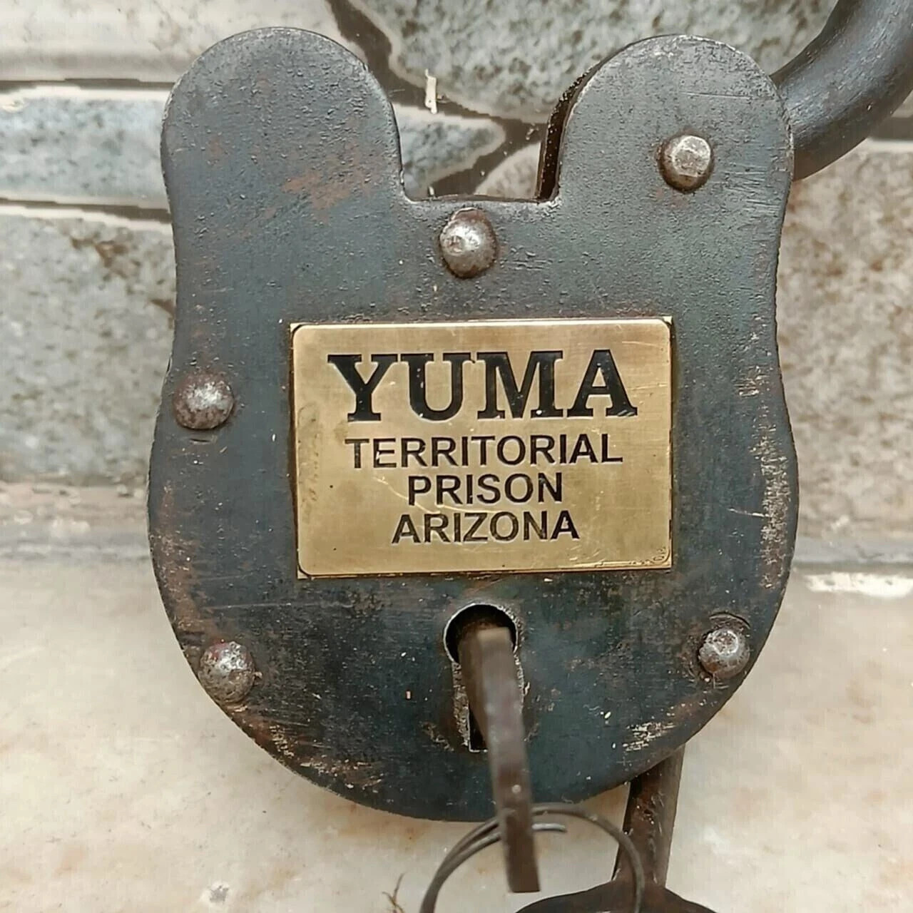 Yuma Territorial Prison Working Cast Iron PadLock Keys Rusty Antique lock