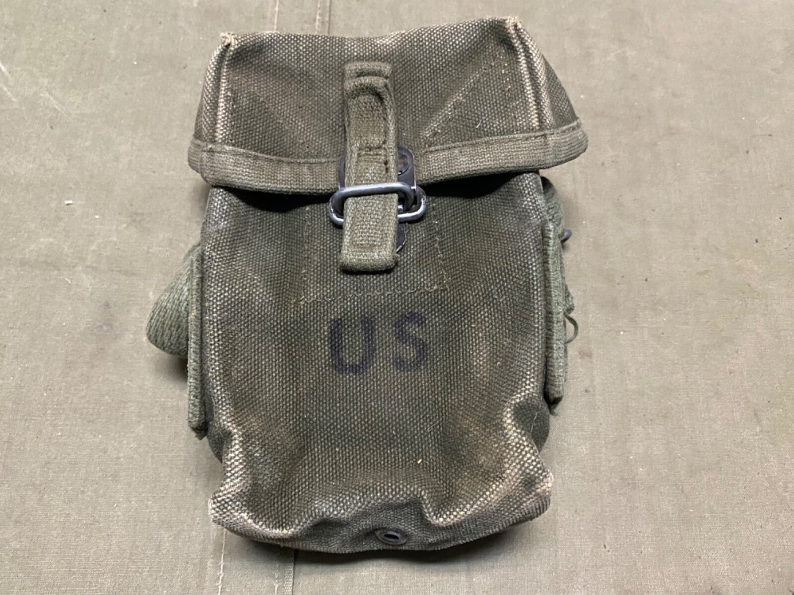 ORIGINAL VIETNAM WAR US ARMY 30RD MAGAZINE AMMO  BELT POUCH-