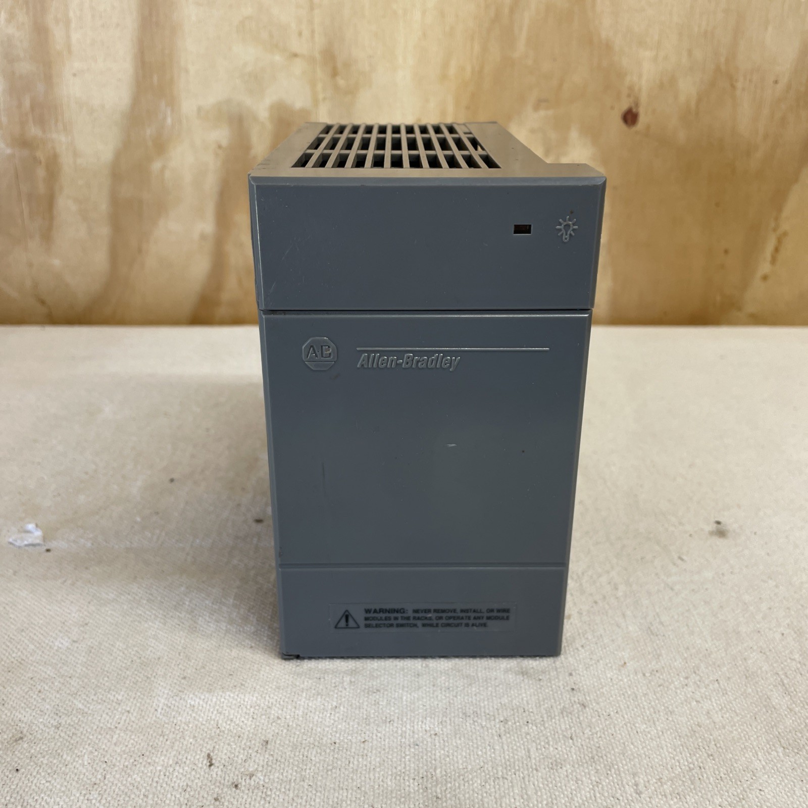 Allen Bradley SLC 500 Power Supply 1746-P3 Ser A