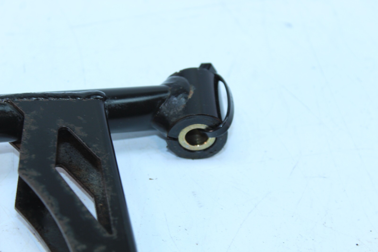 2009-2014 SKI-DOO EXPEDITION 600 FRONT UPPER LEFT ARM BLACK 505072375