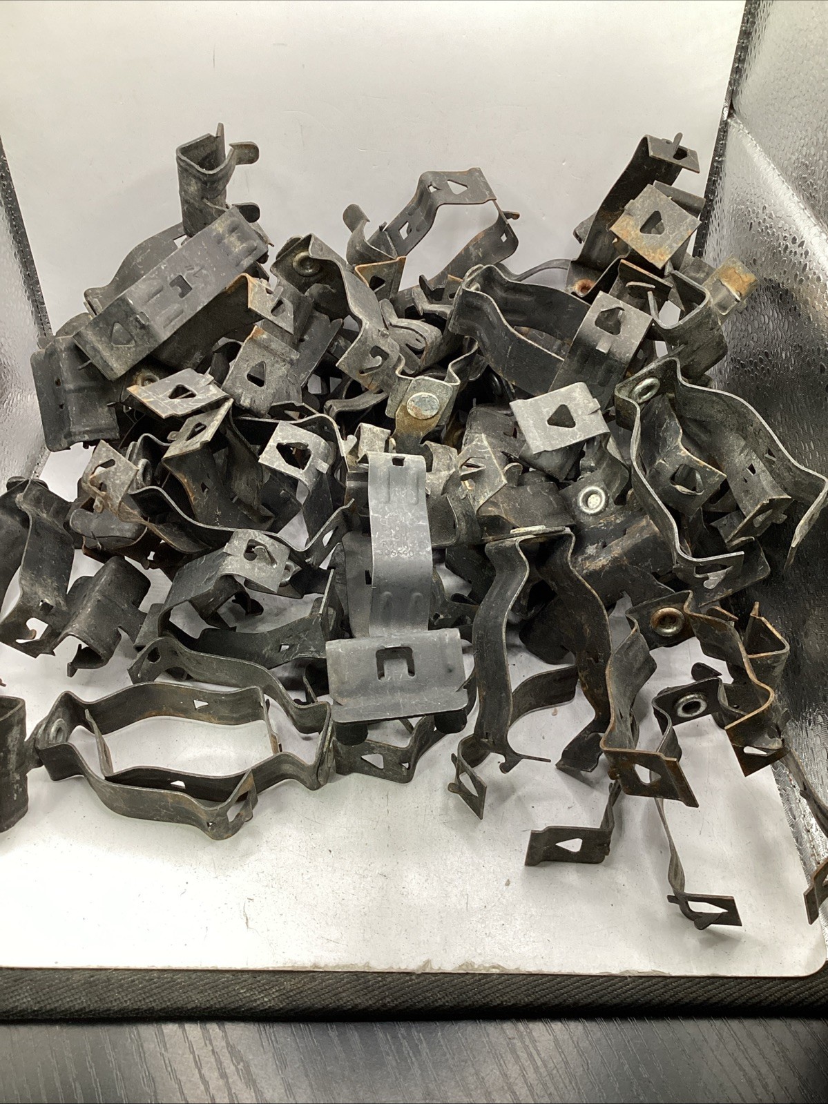 Caddy 4H58 16M Conduit Hanger 1" Conduit Clamp (lot of 41)