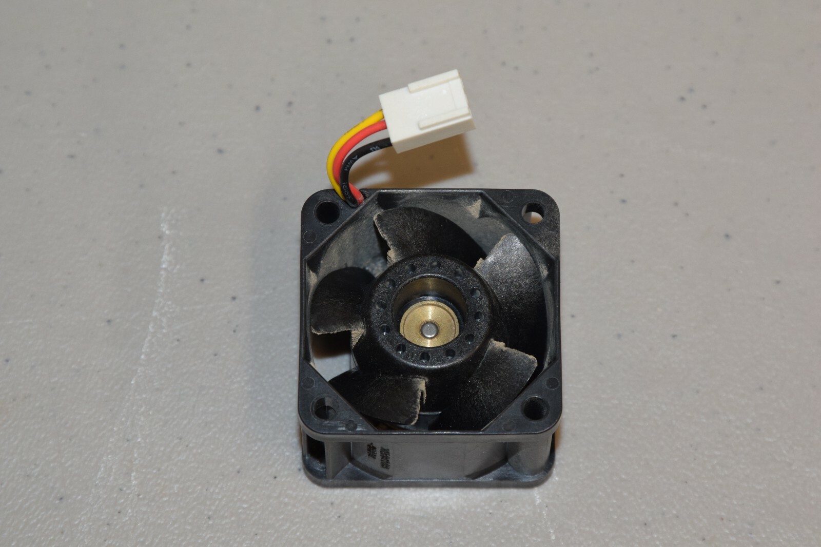 Genuine Cooling Fan Juniper Networks EX2200-24T EX2200-48T EX2200-24P EX2200-48P