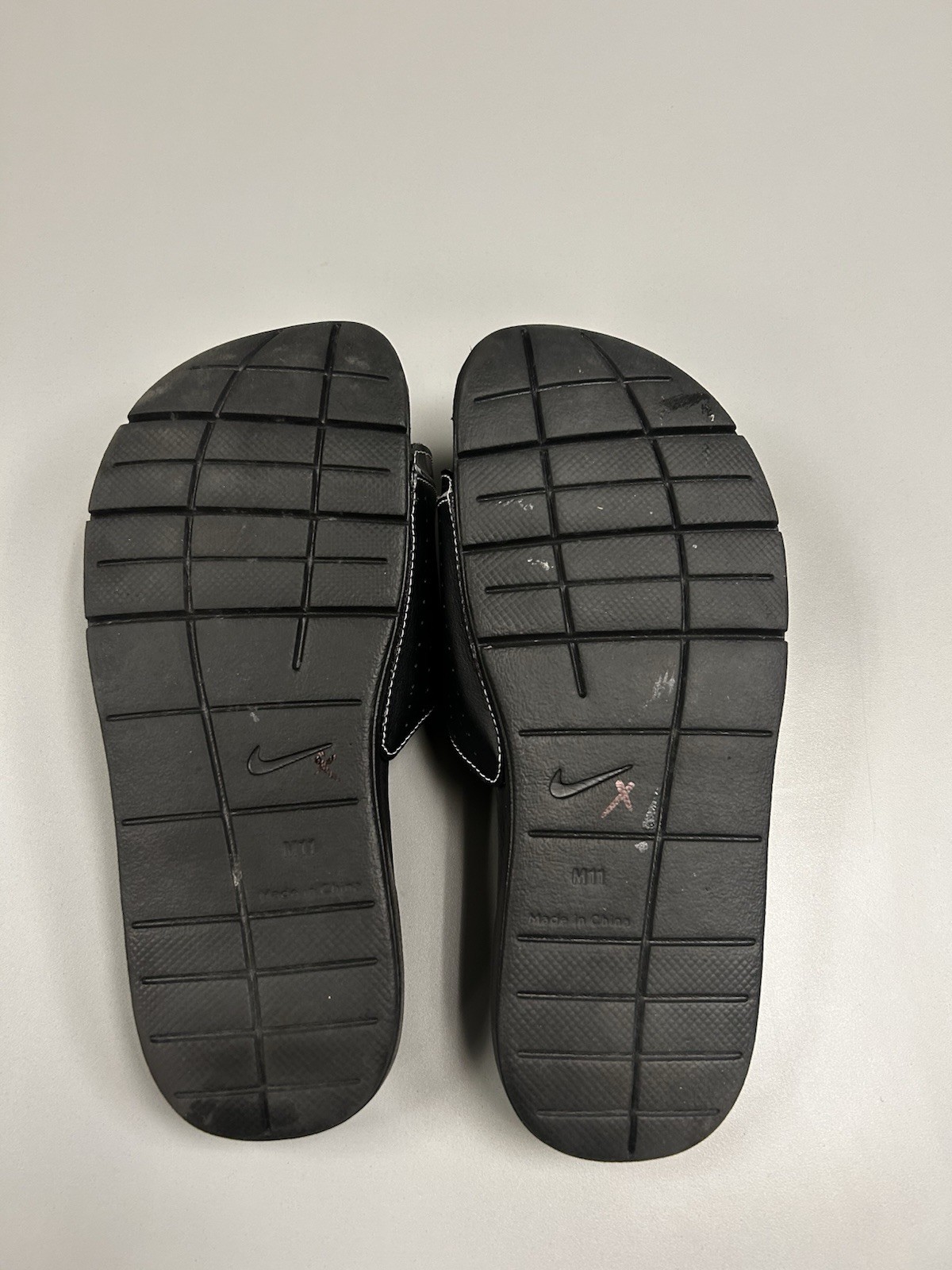 Nike COMFORT Slide 2 Sandal Men's Size 11 Black/Metallic Silver 415205 002