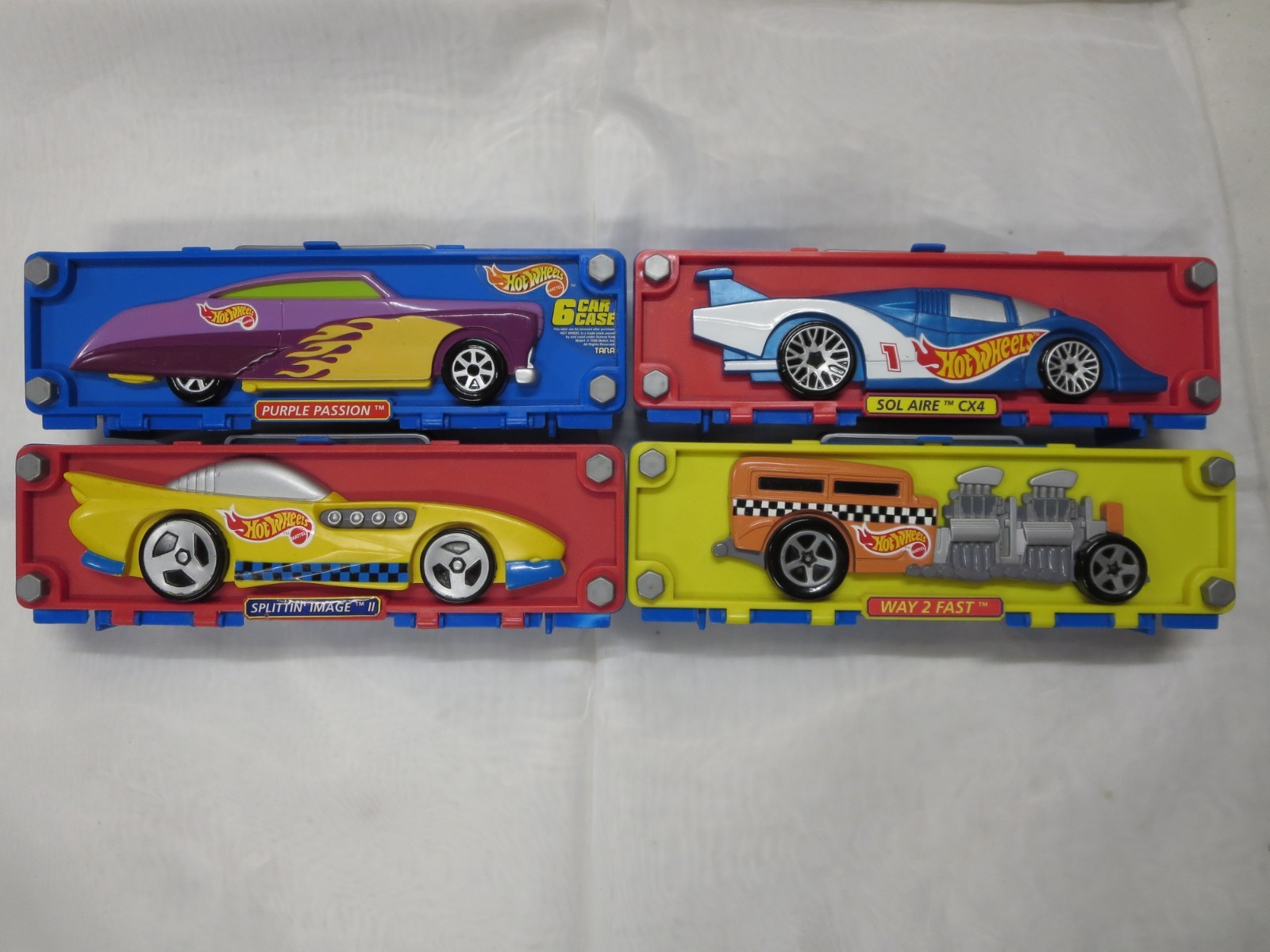 Hot Wheels 6-car carry case- lot of 4