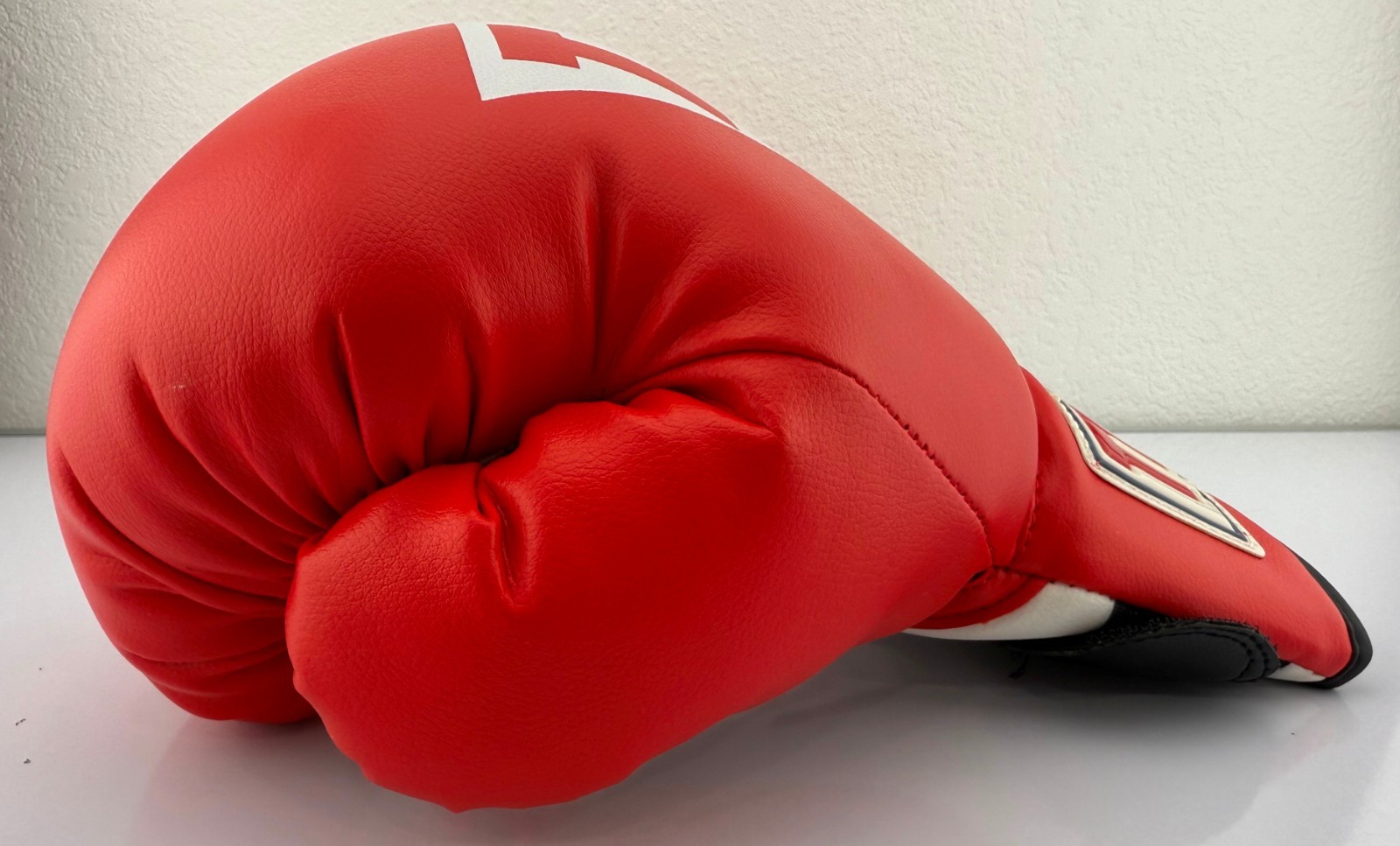 Title Boxing Classic Training Boxing Gloves Red/White Size Youth