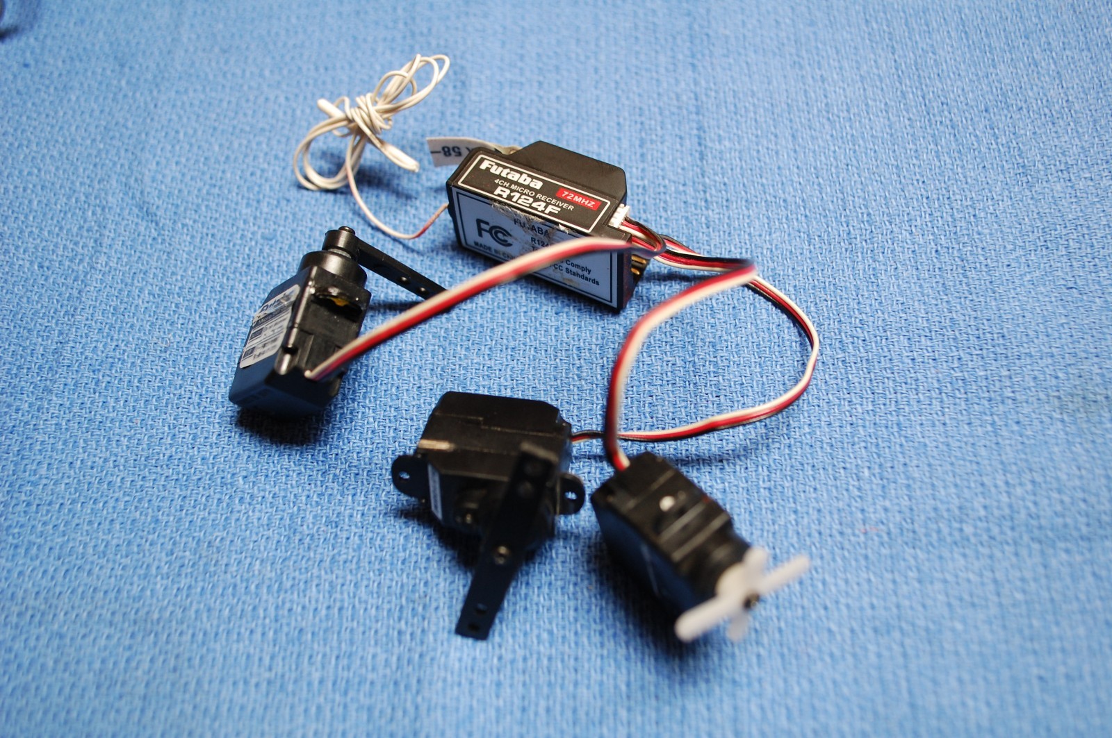 Futaba R124F FM 4Ch Micro Receiver (Ch 58 72MHz) and 3 S3108M Micro Servos