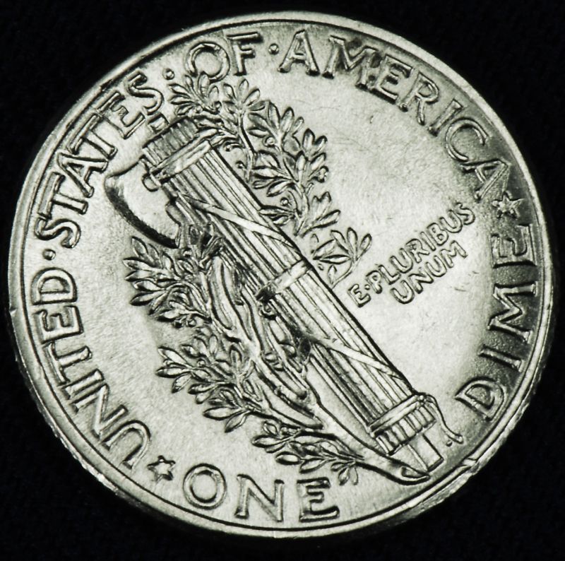 1944-p Mercury Dime. 66% full horizontal split bands. BU (Inventory A)