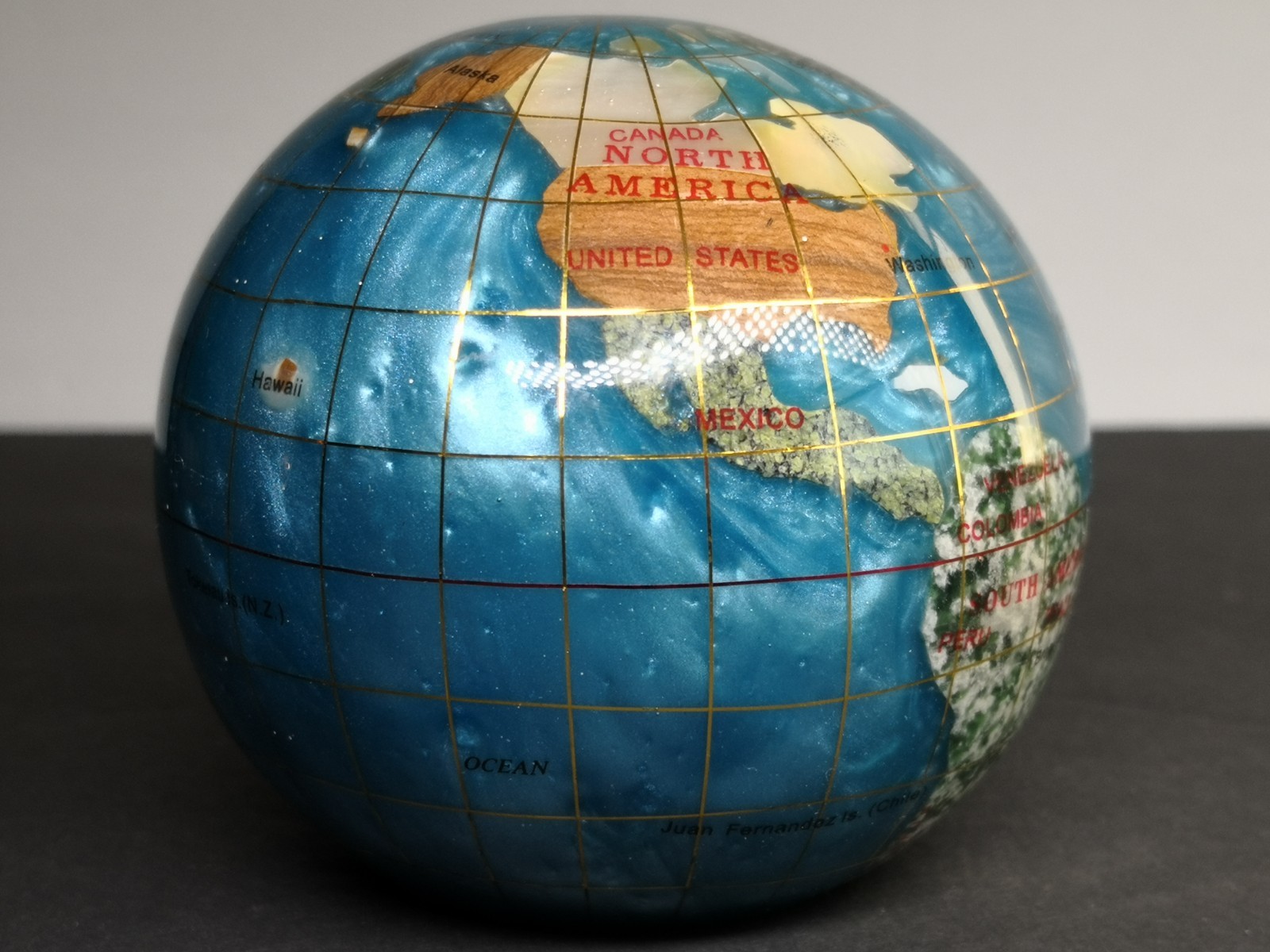 Unique Art Gemstone Globe Paperweight Paperweight Bahama