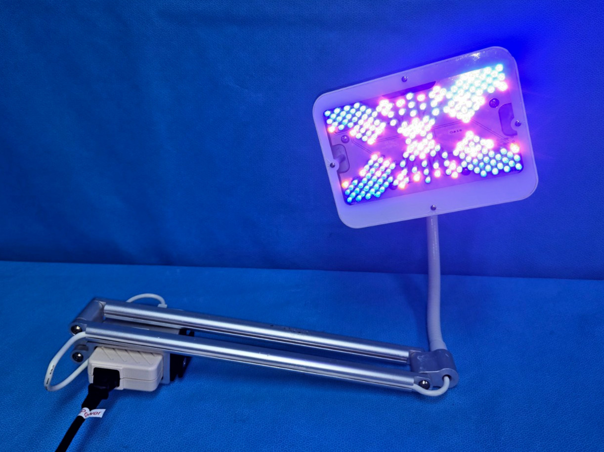 Fisher & Paykel neoBlue Mini LED Phototherapy Light (2008)