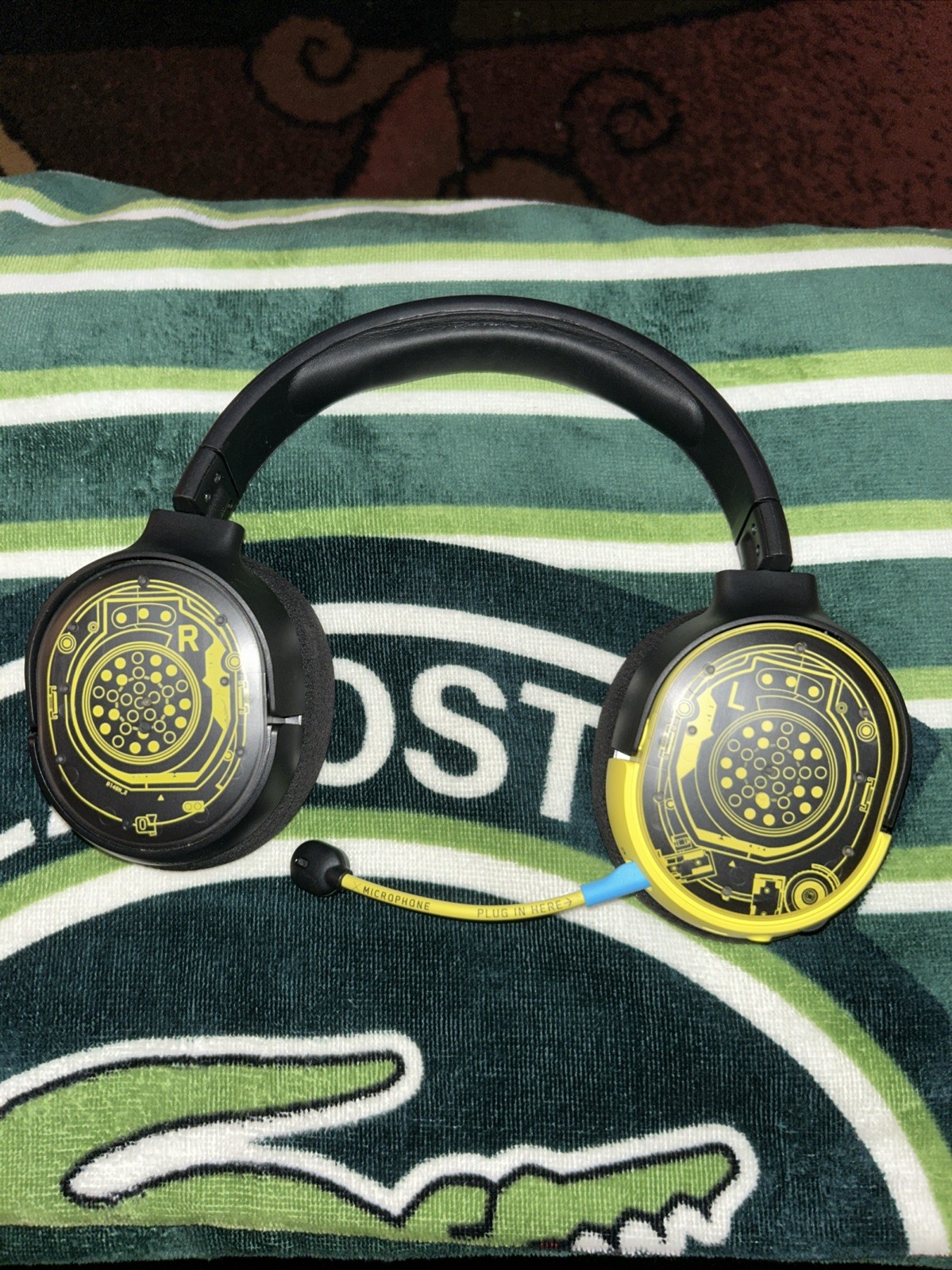SteelSeries Arctis 1 Wireless Gaming Headset - Cyberpunk Edition Netrunner R