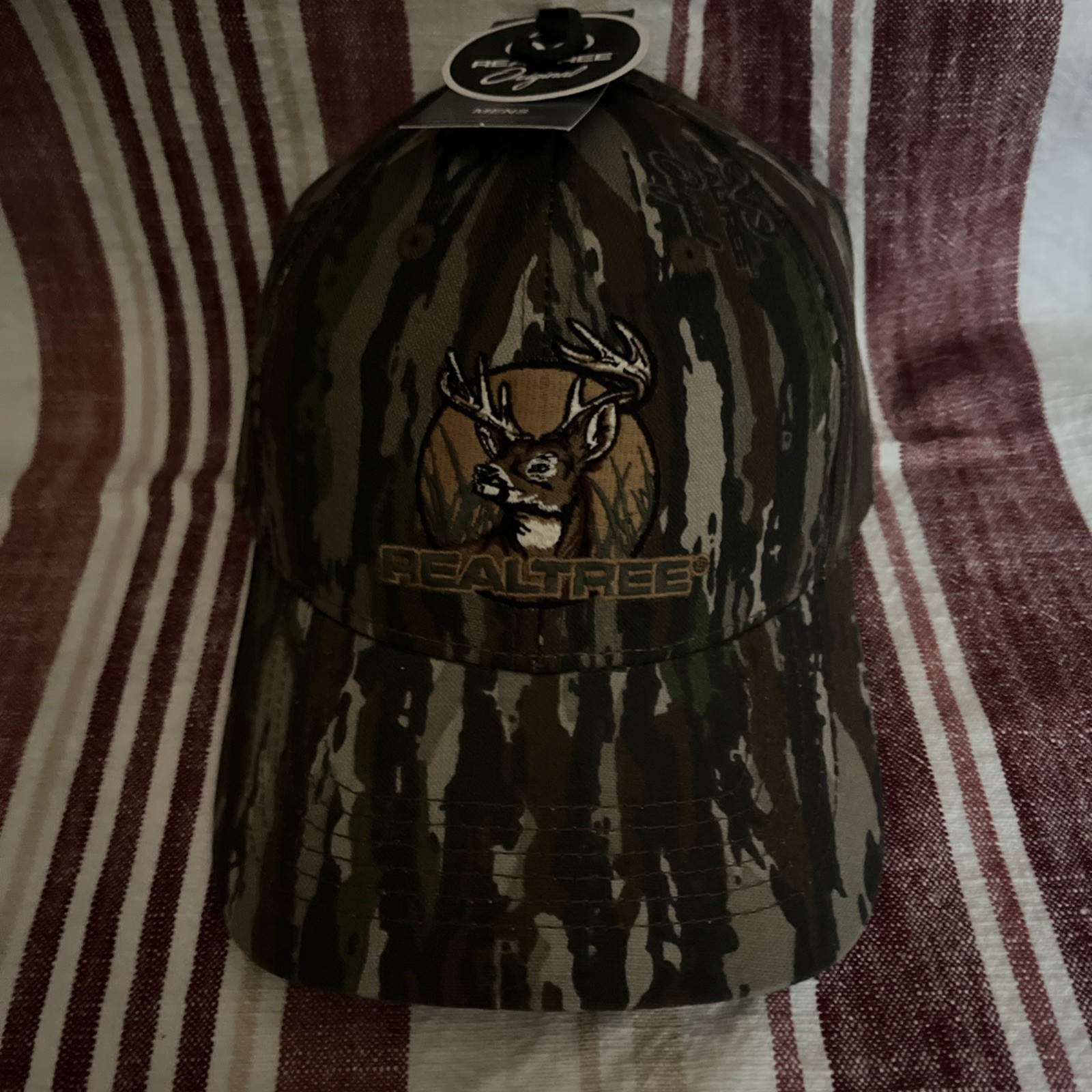 Realtree Camouflage Cotton Ball Cap Adjustable Hunting Hat with Deer Embroidery