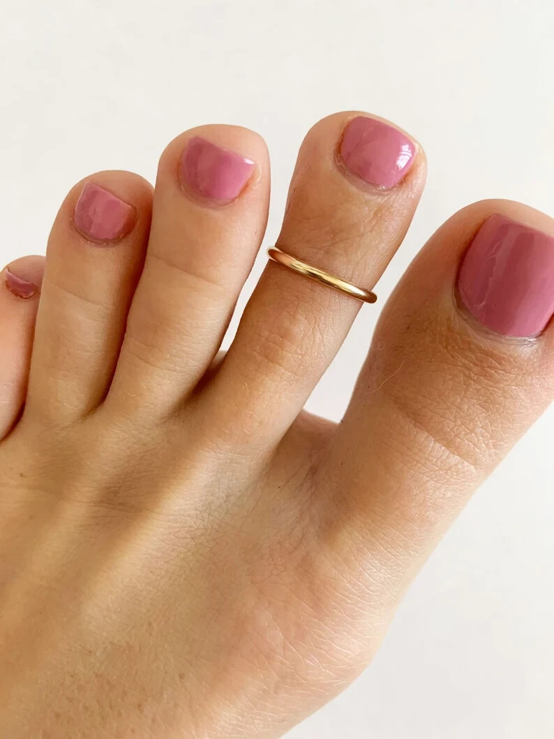Minimalist 2mm Fitted Toe Ring for a Gift Women's 14k Yellow Gold