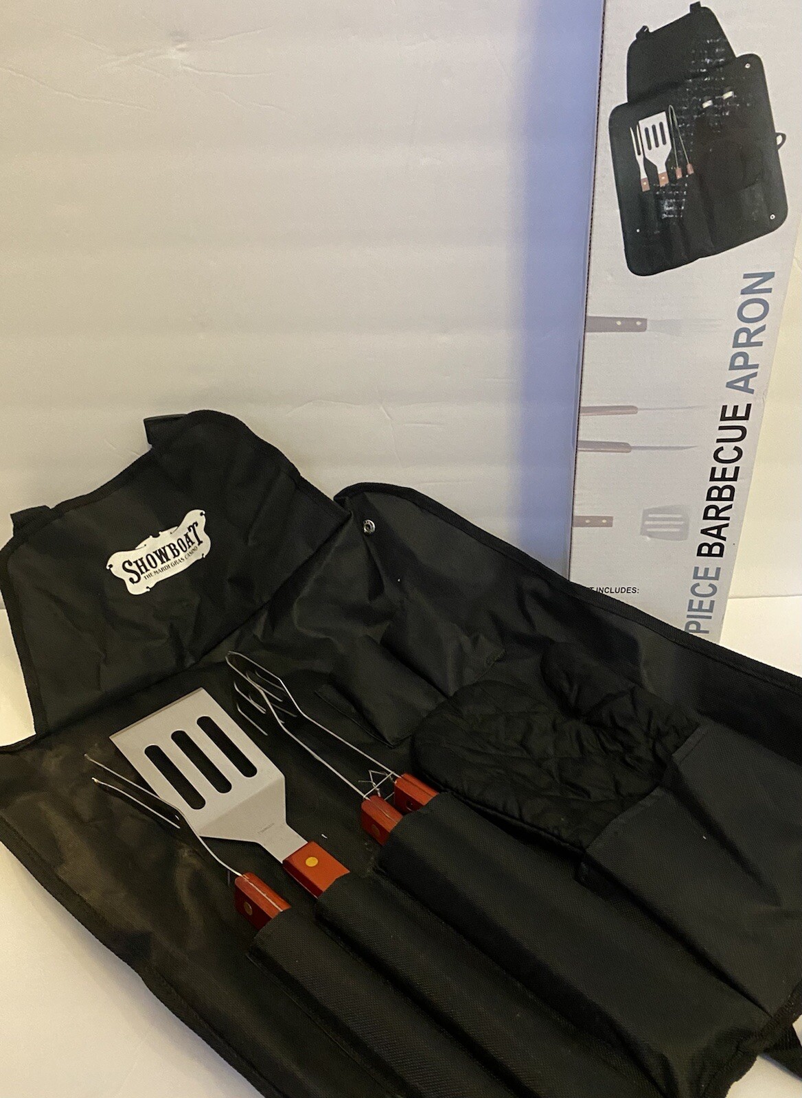 SHOWBOAT Casino BARBECUE SET Apron Tongs Fork Spatula Oven Mitt BBQ Set RARE!