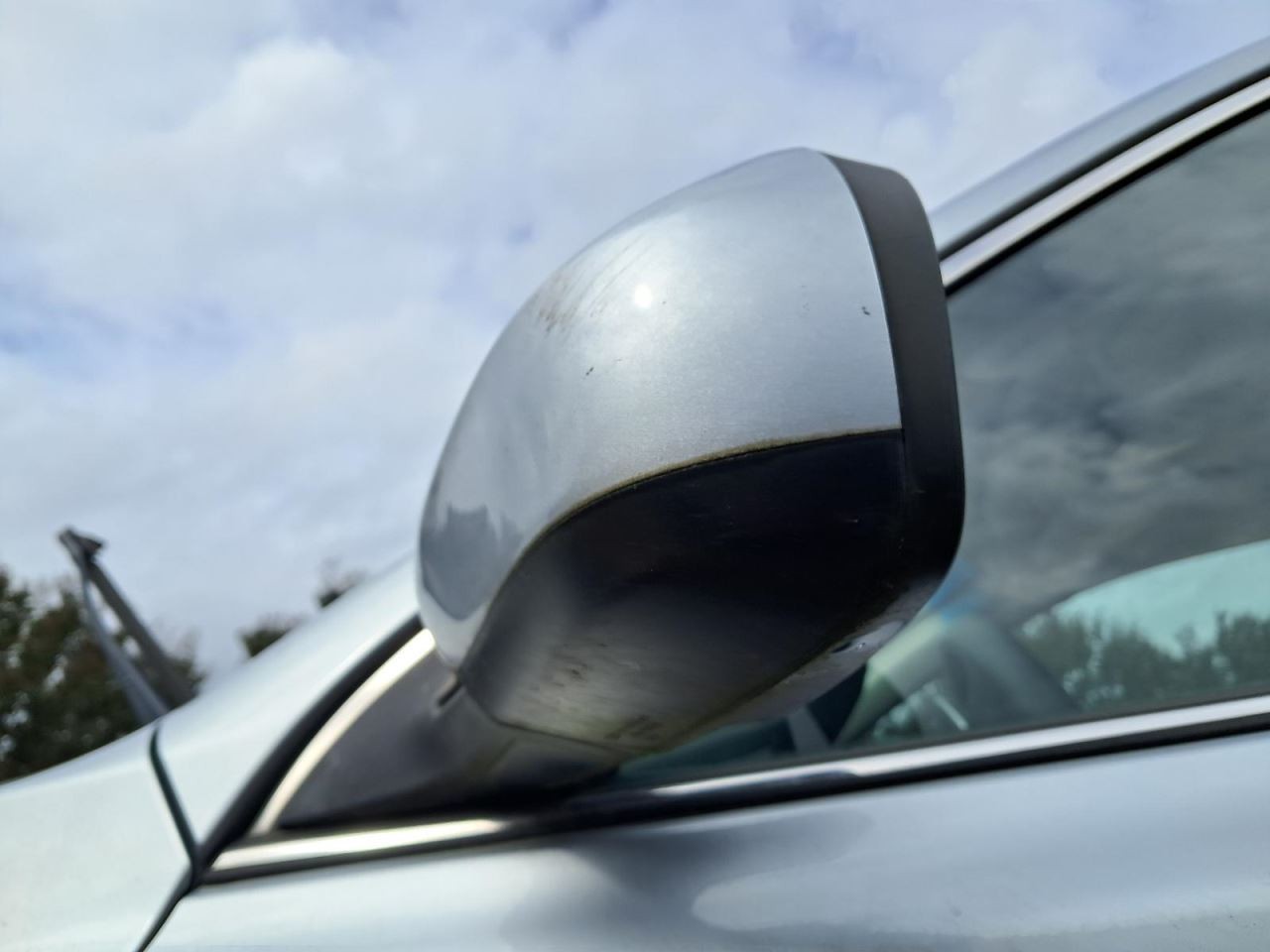 LEGACY 2012 Glove Box 4807273