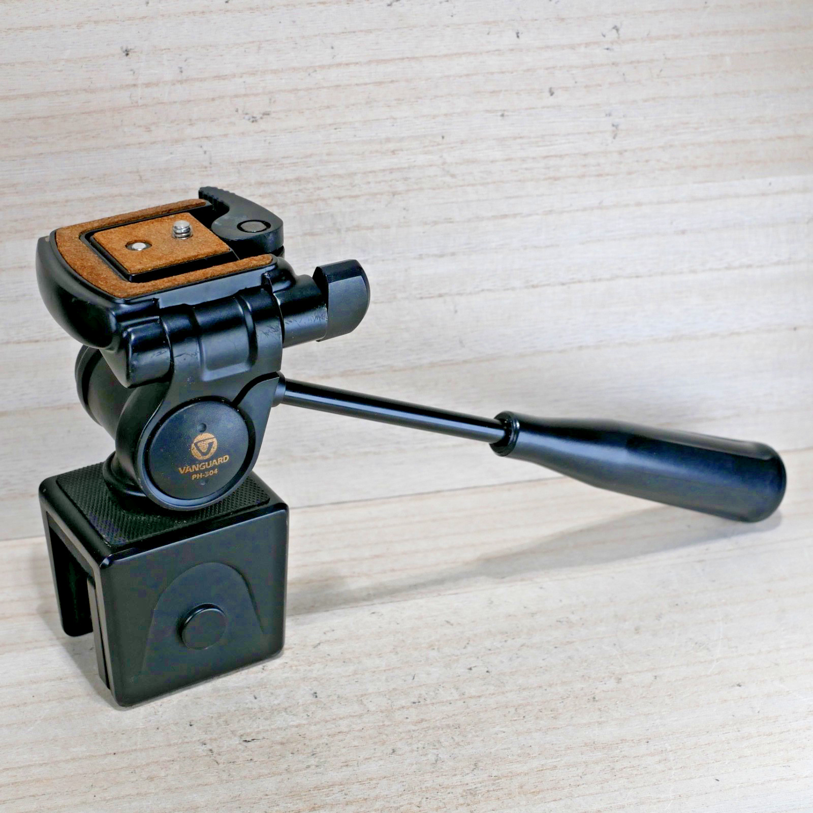Vanguard PH-304 3-WAY PAN HEAD CAMERA/OPTICS WINDOW MOUNT *FREE SHIP*