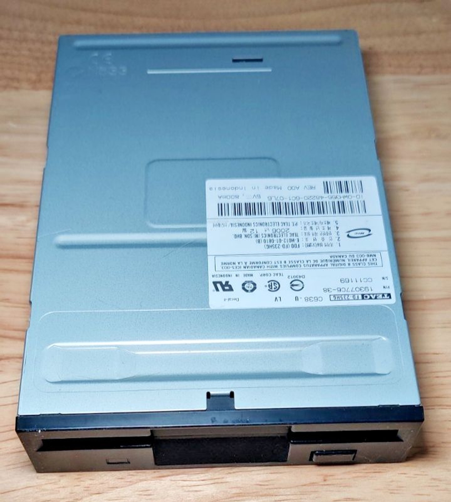 Vintage Teac FD-235HF 3.5 Inch Floppy Disk Drive PN 193077A2-91 Black Bezel