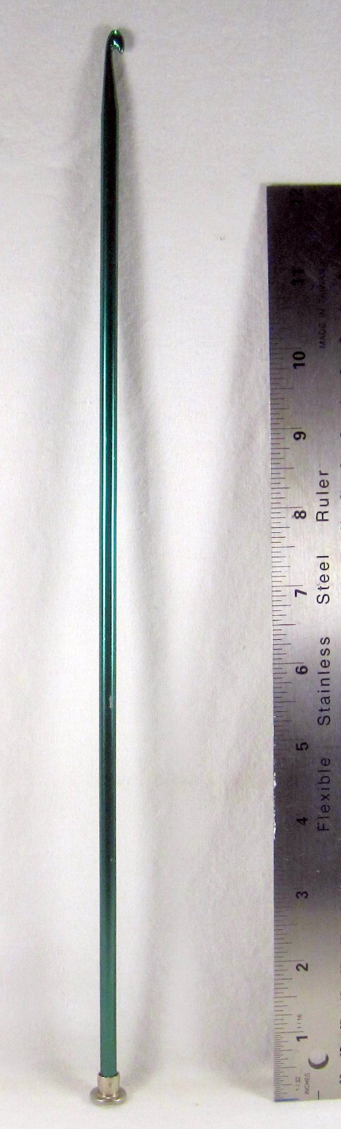One (1)  BOYE "I" Crochet Hook Needle Green Metal 14" GREEN USA