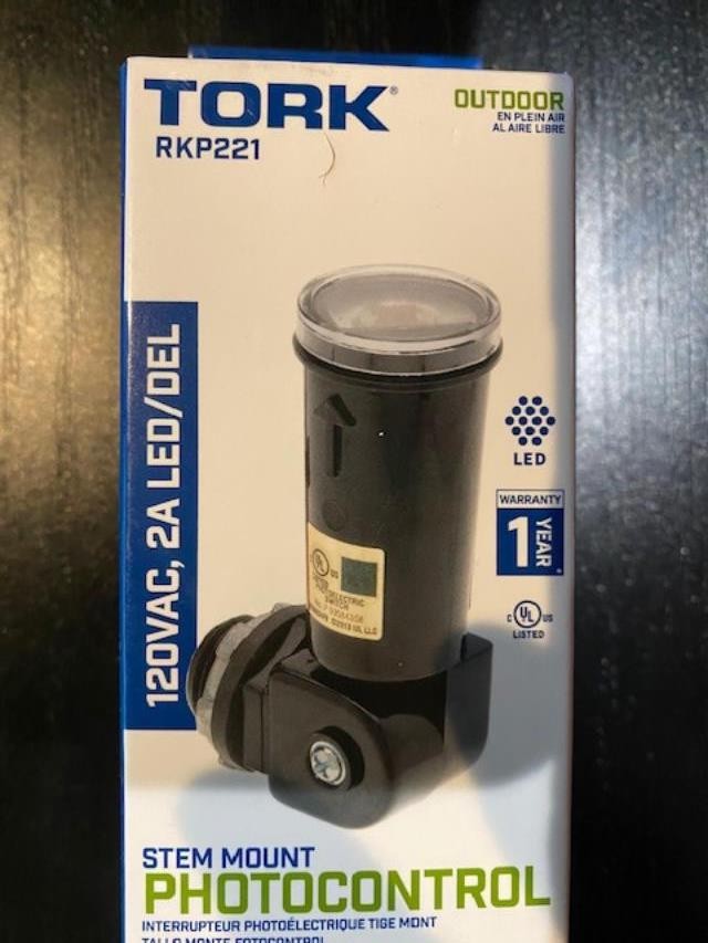 TORK Outdoor Stem Mount Photocell Photocontrol Switch 120V RKP221