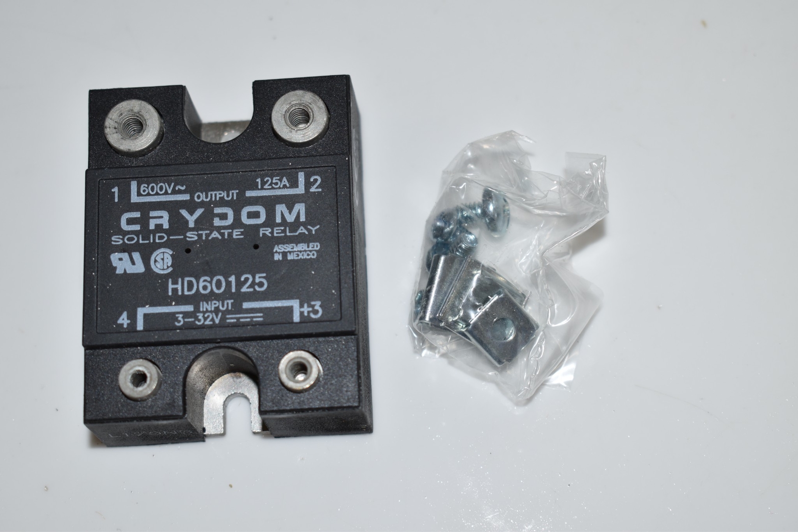 CRYDOM SOLID-STATE RELAY MODEL HD60125 NEW IN BOX (UCQ52)