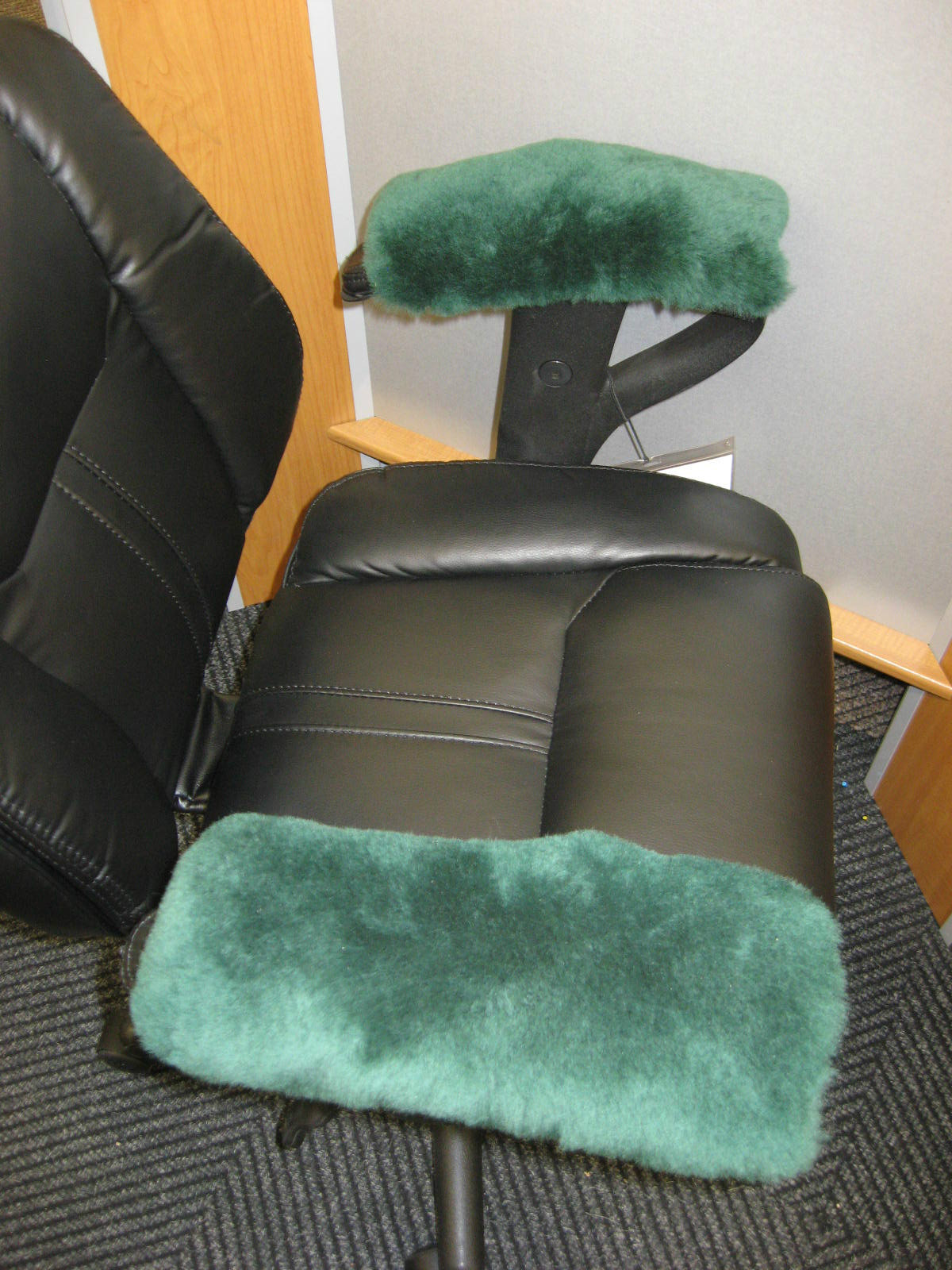 1 PAIR GREEN Merino Sheepskin Arm Rest Covers 10" L Pads Office or Wheel CHAIRS
