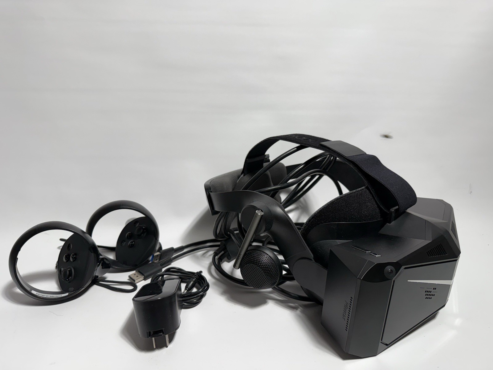 Pimax Crystal Light VR Headset with 2 Controllers
