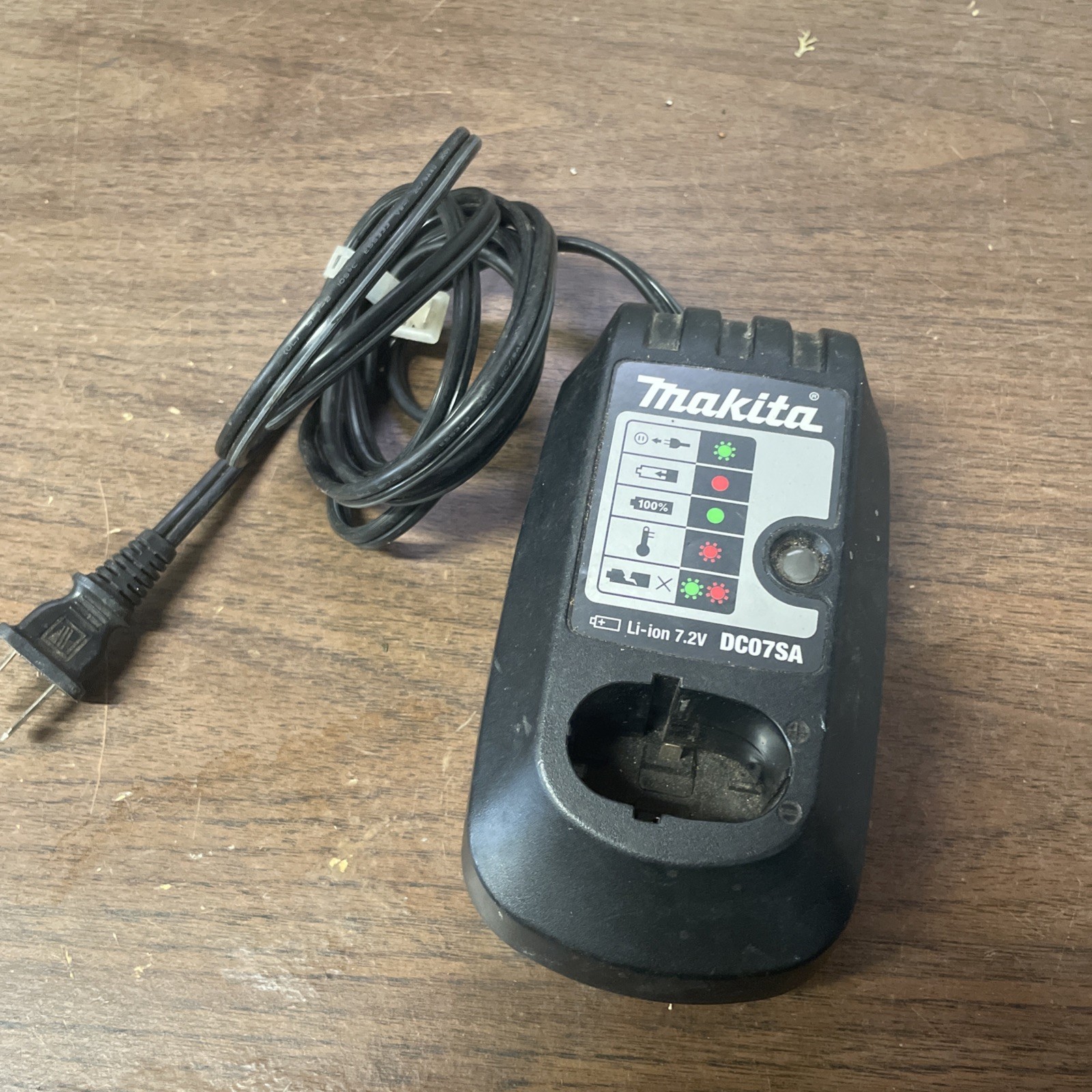 MAKITA 630546-8 BATTERY CHARGER DC07SA