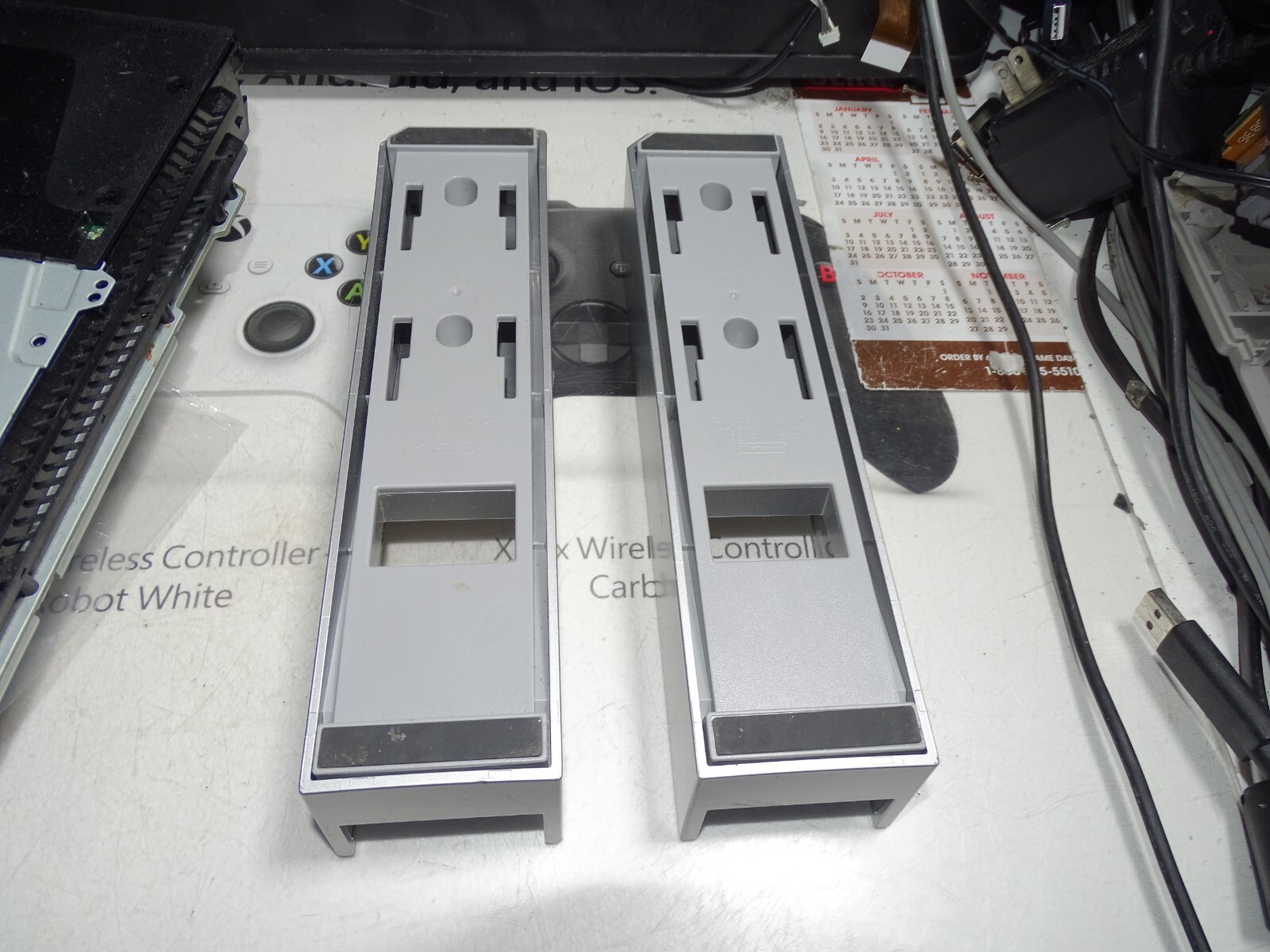 Nintendo Wii RVL-017 Gray Stand x 2-No Base-Intact-Just OK Cosmetic-READ