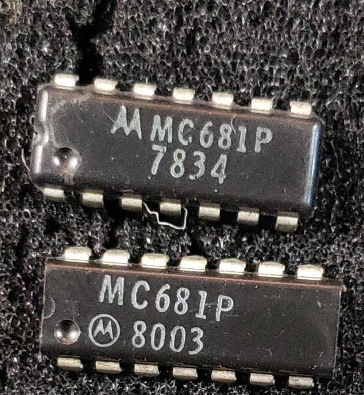 MC681P  MOTOROLA DIP-14 , INTEGRATED CIRCUIT, NOS .....  .......(ORG2-14)