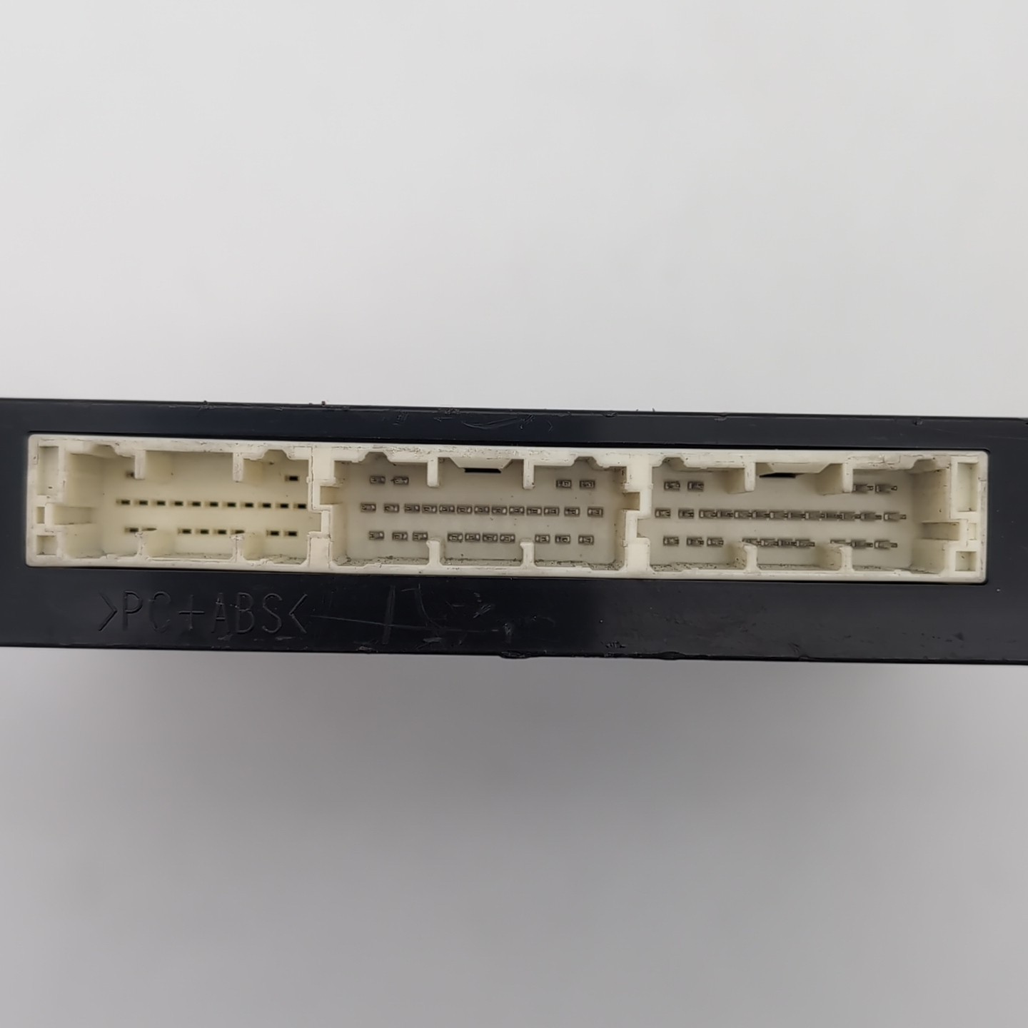 2016 2017 2018 TOYOTA PRIUS THEFT-LOCKING SECURITY CONTROL MODULE ECM ASSEMBLY