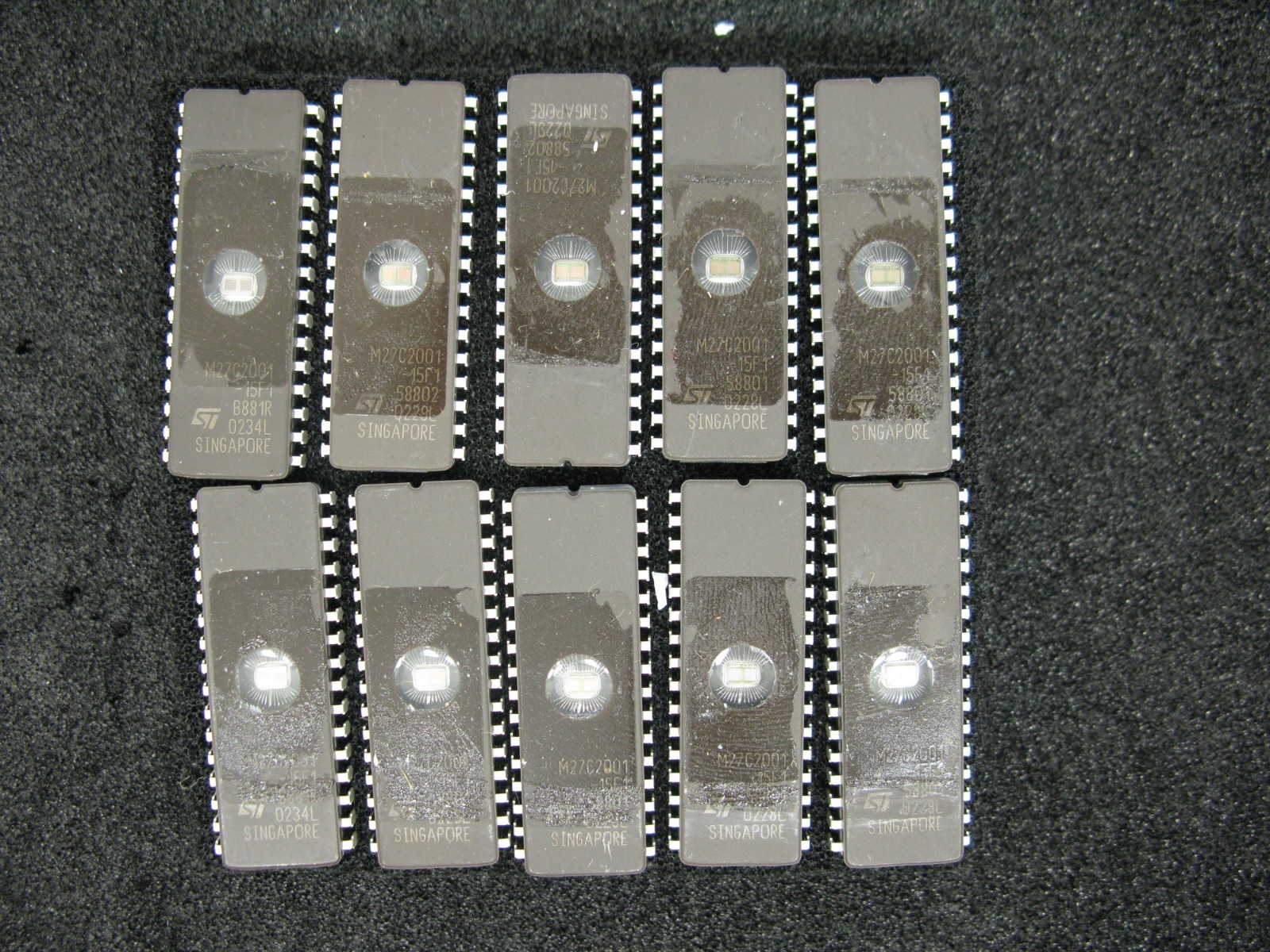 (Lot of 10) ST M27C2001-15F1 2 Mbit (256Kb x 8) UV EPROM