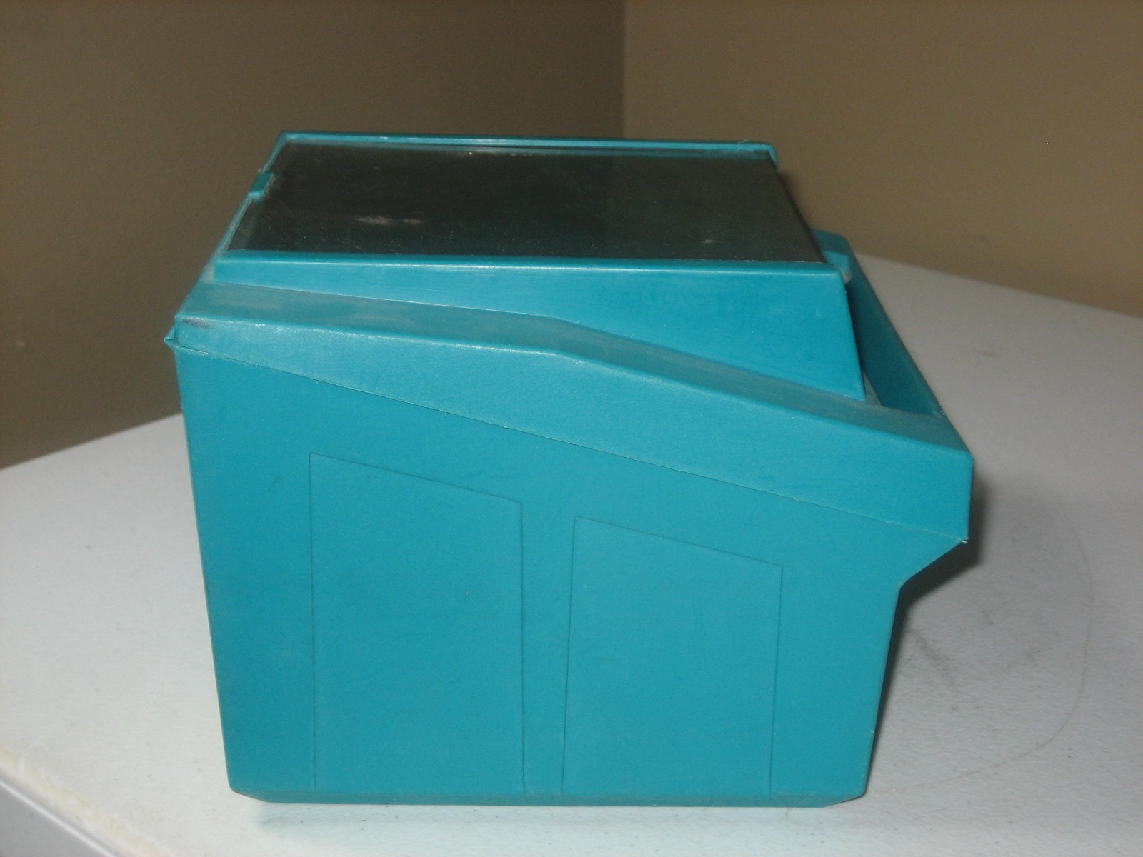 Fellowes Workstation Multi Media Disk Tray Stock # 90111 Without Lock
