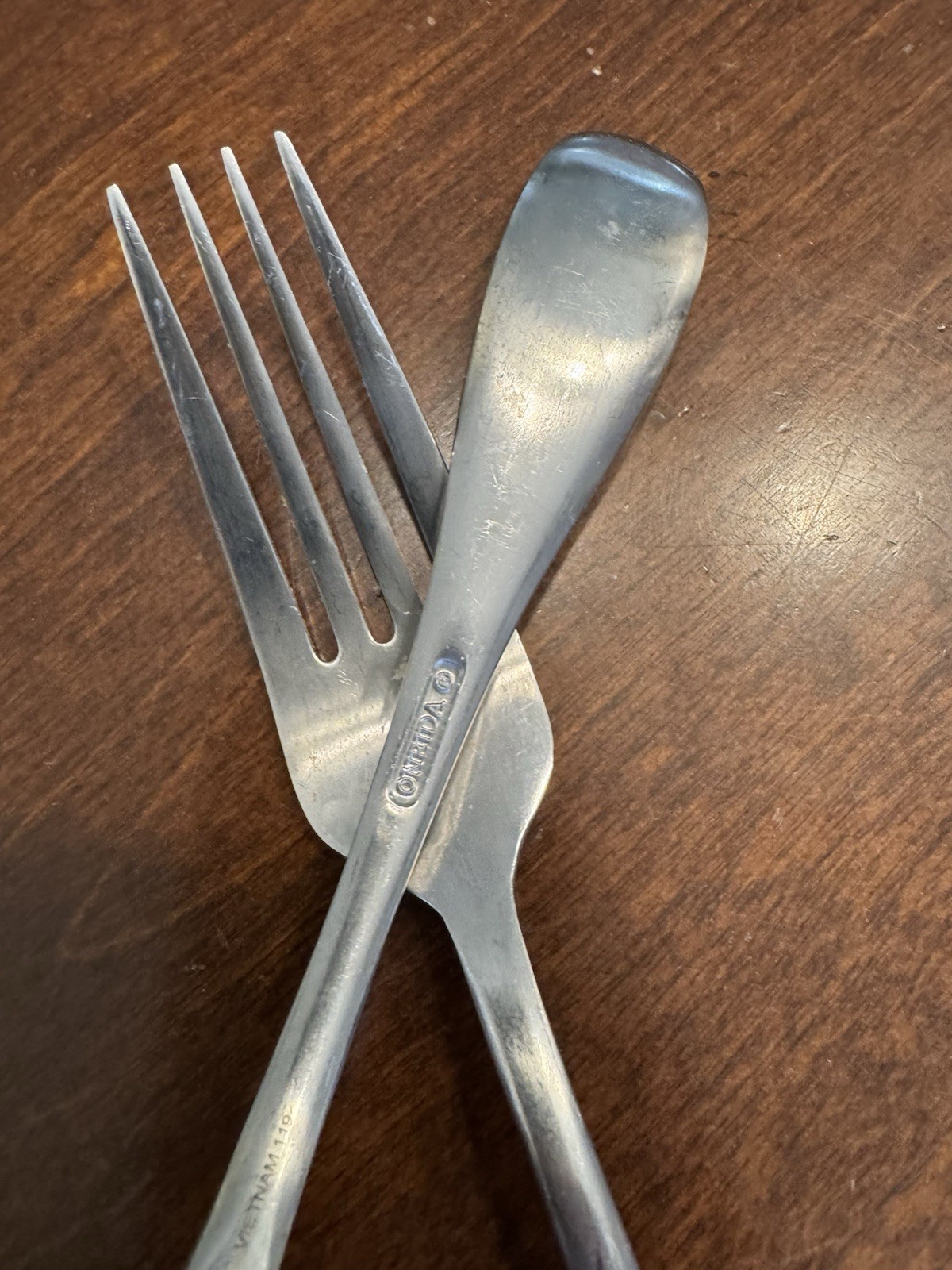 ONEIDA Stainless VOSS Set Of 2 DINNER FORKS 8" Silverware Flatware SATIN Finish