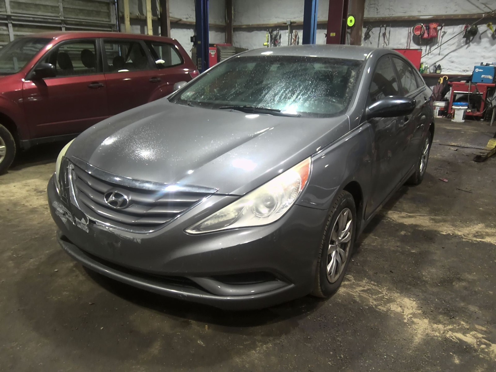 2011 HYUNDAI SONATA Spindle Knuckle Front Right Passenger 137K OEM