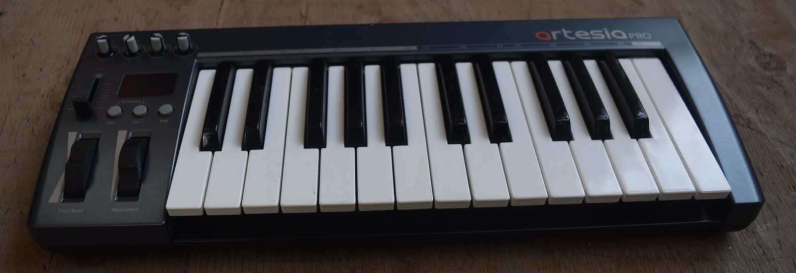 Artesia Pro Maestrokey 25-Key USB MIDI Keyboard