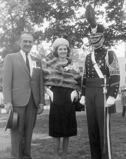 DONALD TRUMP  8X10 PHOTO NY MILITARY ACADEMY WITH PARENTS PICTURE
