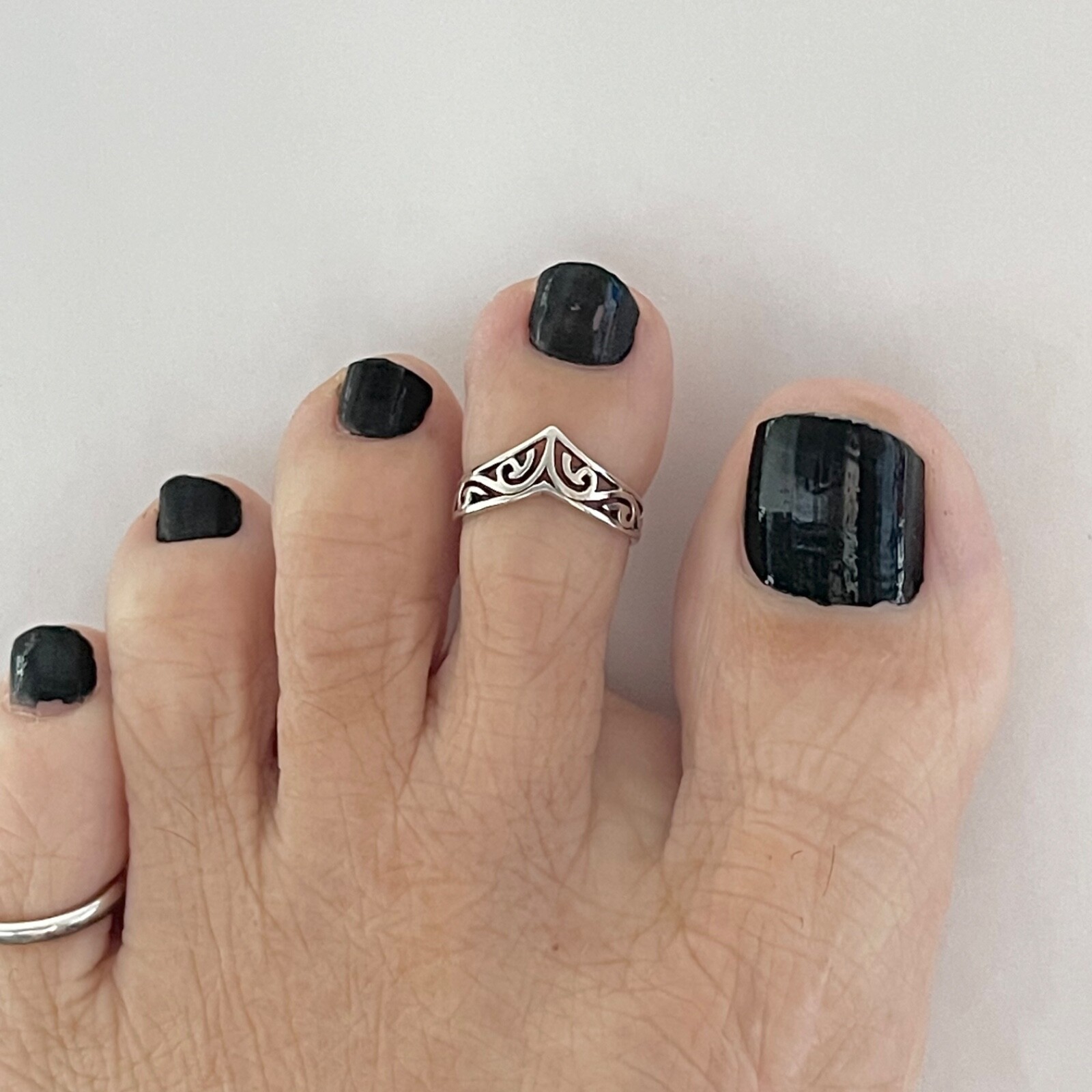Sterling Silver Filigree V Shaped Toe Ring, Midi Rings, Swirl Chevron Jewelry