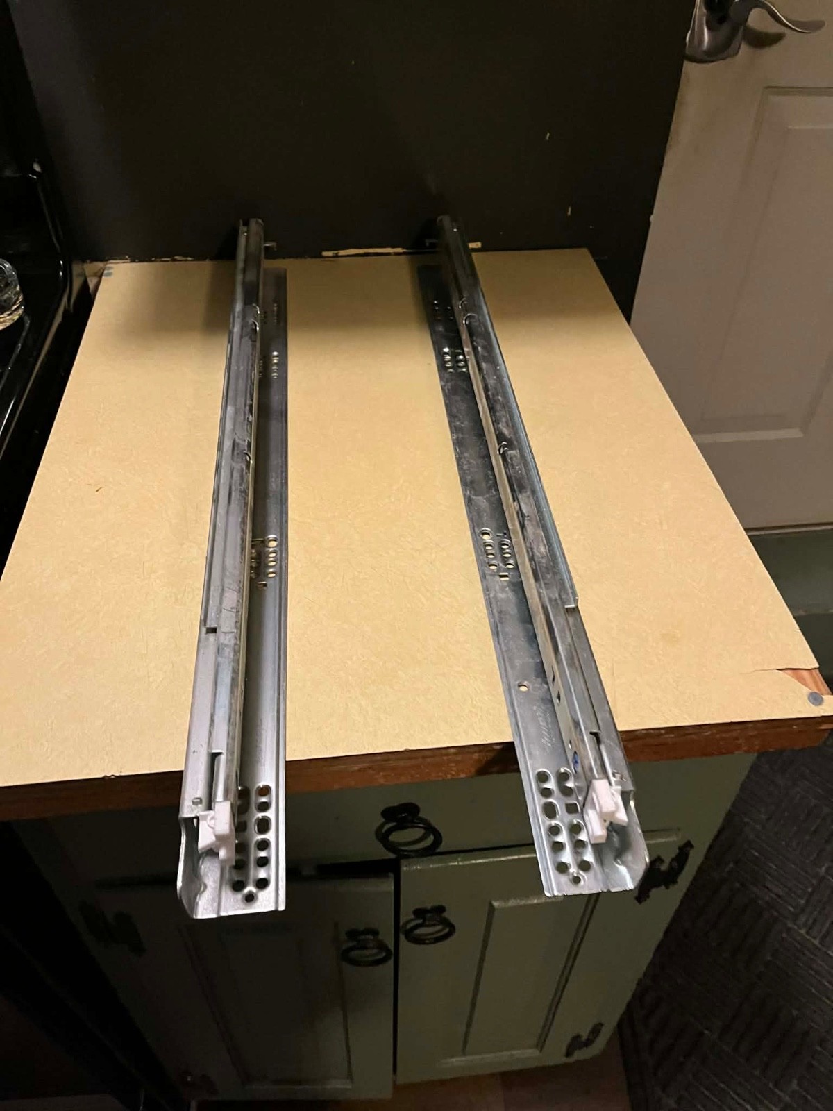 Accuride 3135EC - 28" ECLIPSE EASY-CLOSE AND UNDERMOUNT SLIDE