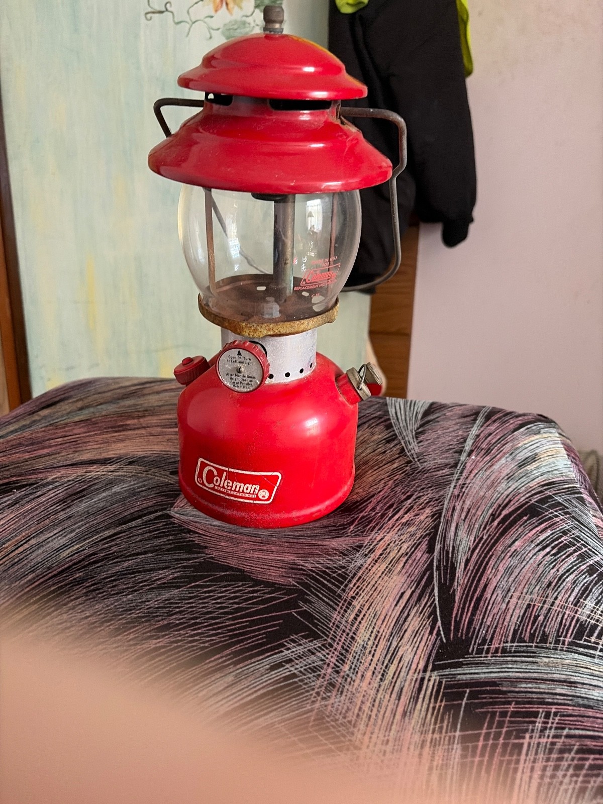 red 200A coleman lantern sunshine of the night 12-64 vgc