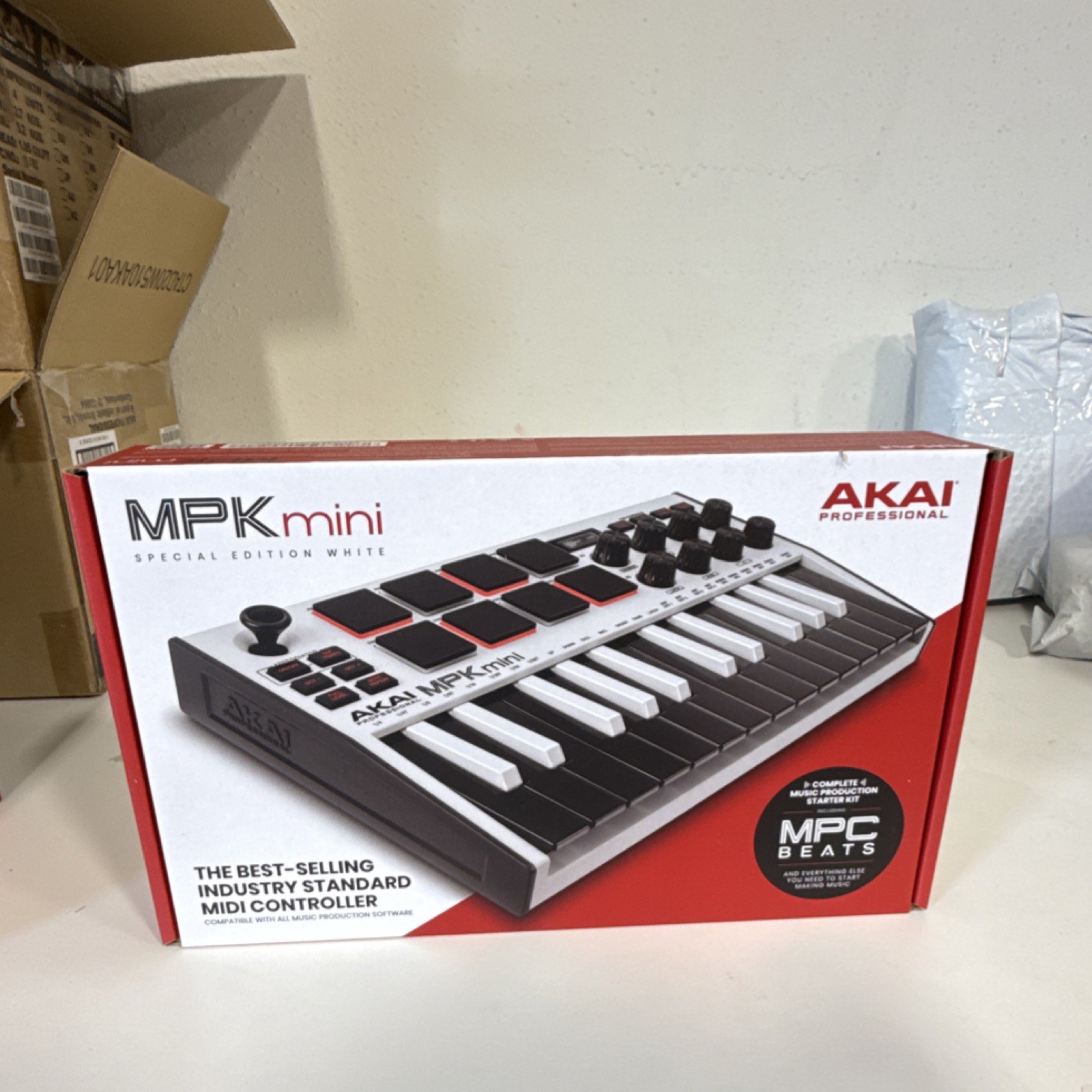 Akai MPK mini Special Edition White 25-Key Keyboard Controller USB Arpeggiator