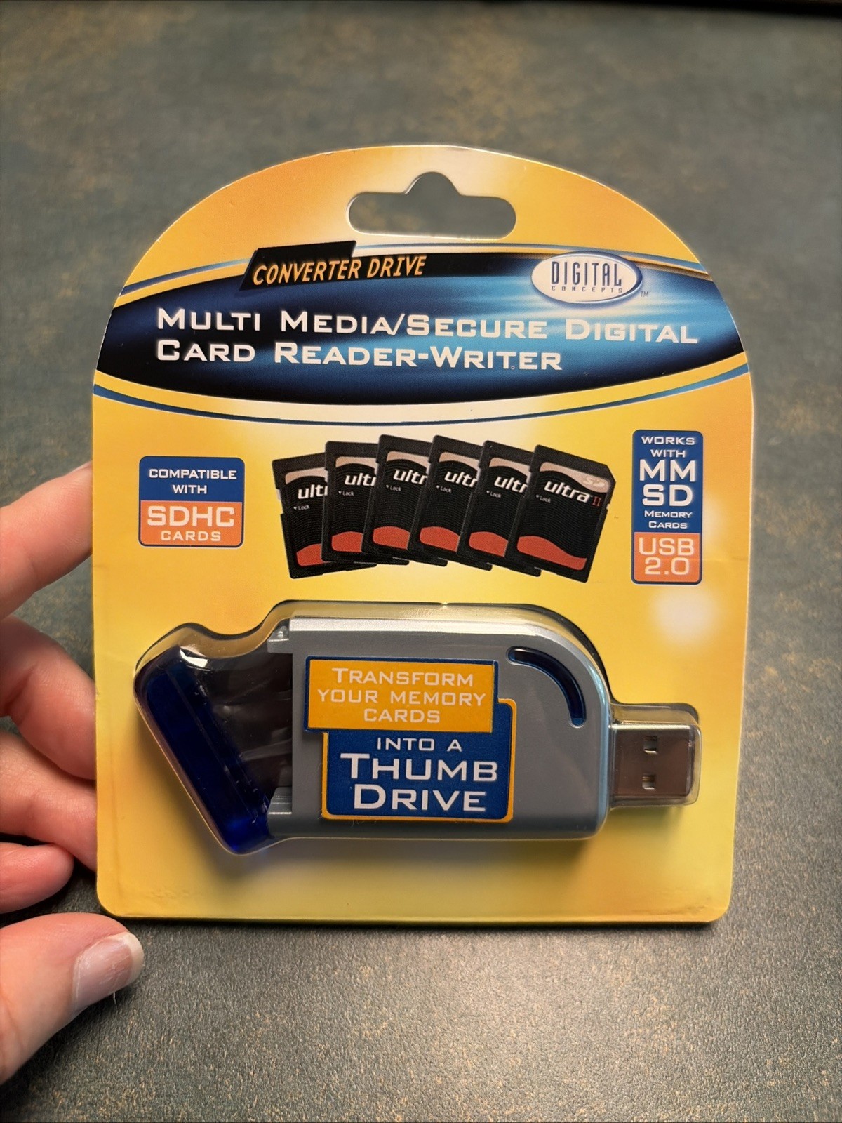 DIGITAL CONCEPTS MULTI MEDIA/SECURE DIGITAL USB 2.0 SDHC&MMSD CARD READER/WRITER