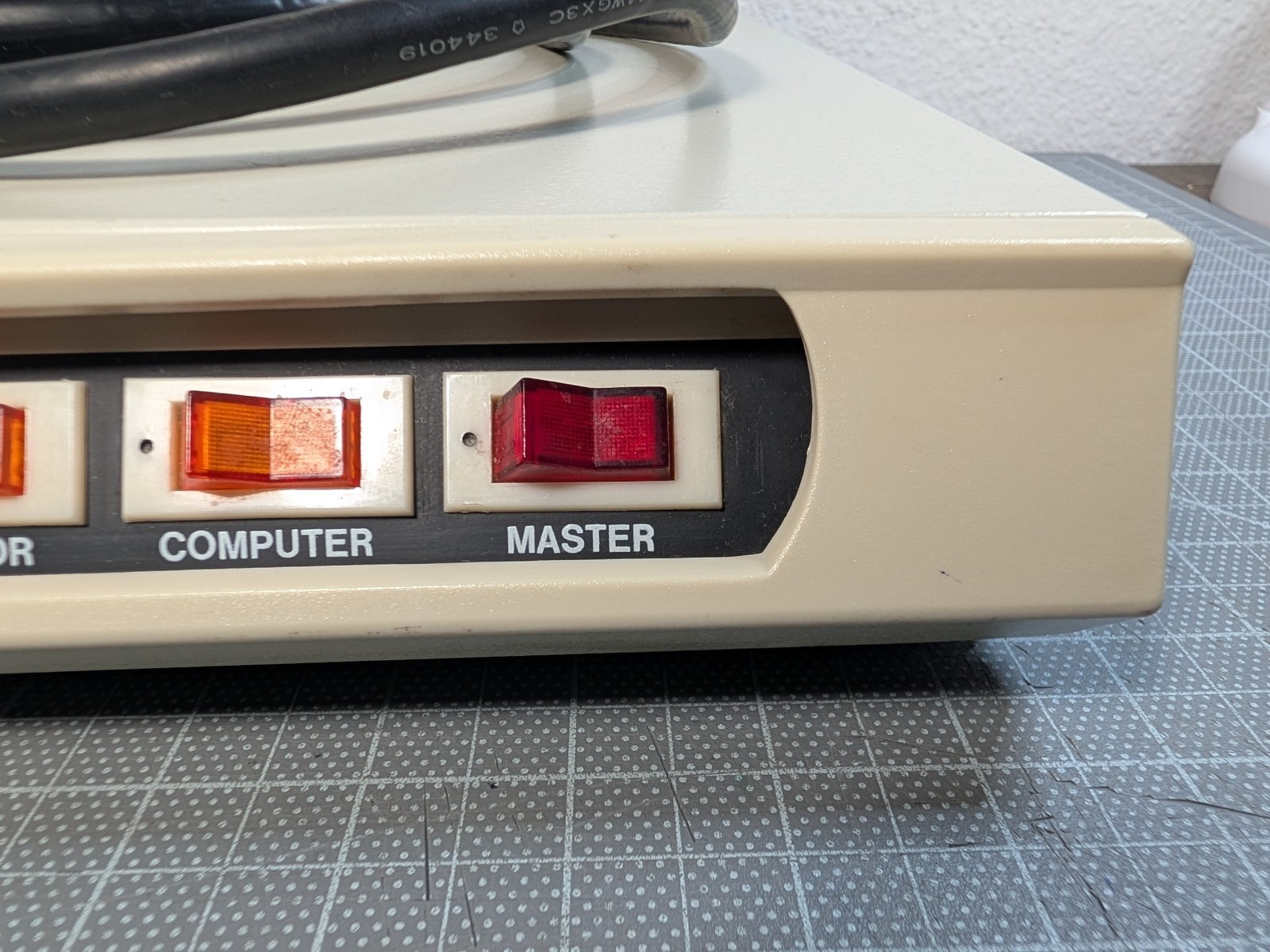Vintage Computer Power Controller Surge Protector Power Supervisor Model MT-767