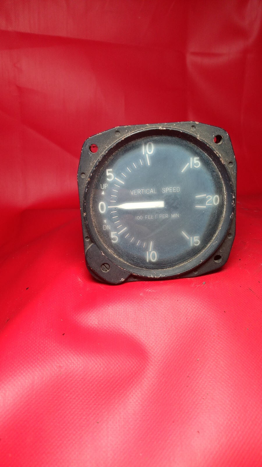 CESSNA VERTICAL SPEED INDICATOR 0-2000FT./MIN
