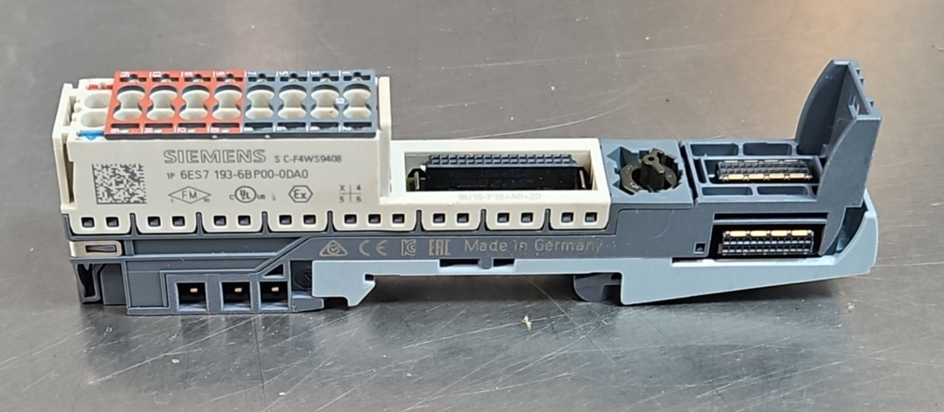 Siemens 6ES7193-6BP00-0DA0 Simatic ET 200SP  Base Unit.                 Loc3B22