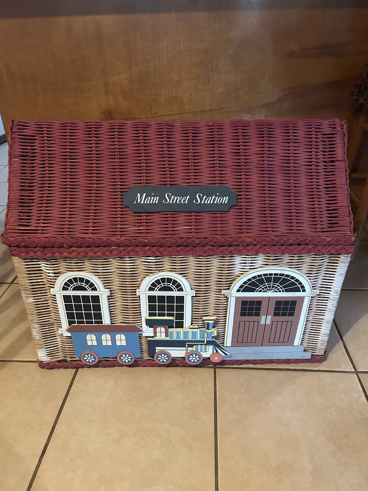 Main Street Station Wicker Storage Basket Kids Toy Chest Box Red & Tan Trunk Vgt