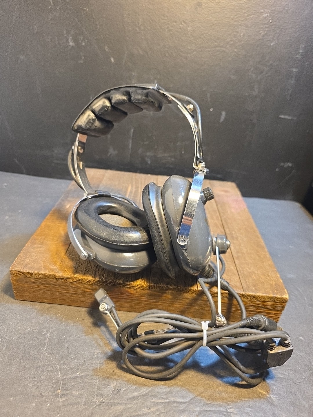 Vintage Aviation Communications Pilot Headset Model AC-200 Grey Color