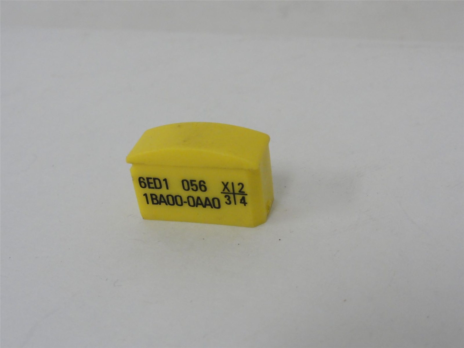 236862 Used; Siemens 6ED1056-1BA00-0AA0 Memory Module; Logo!-Card Yellow