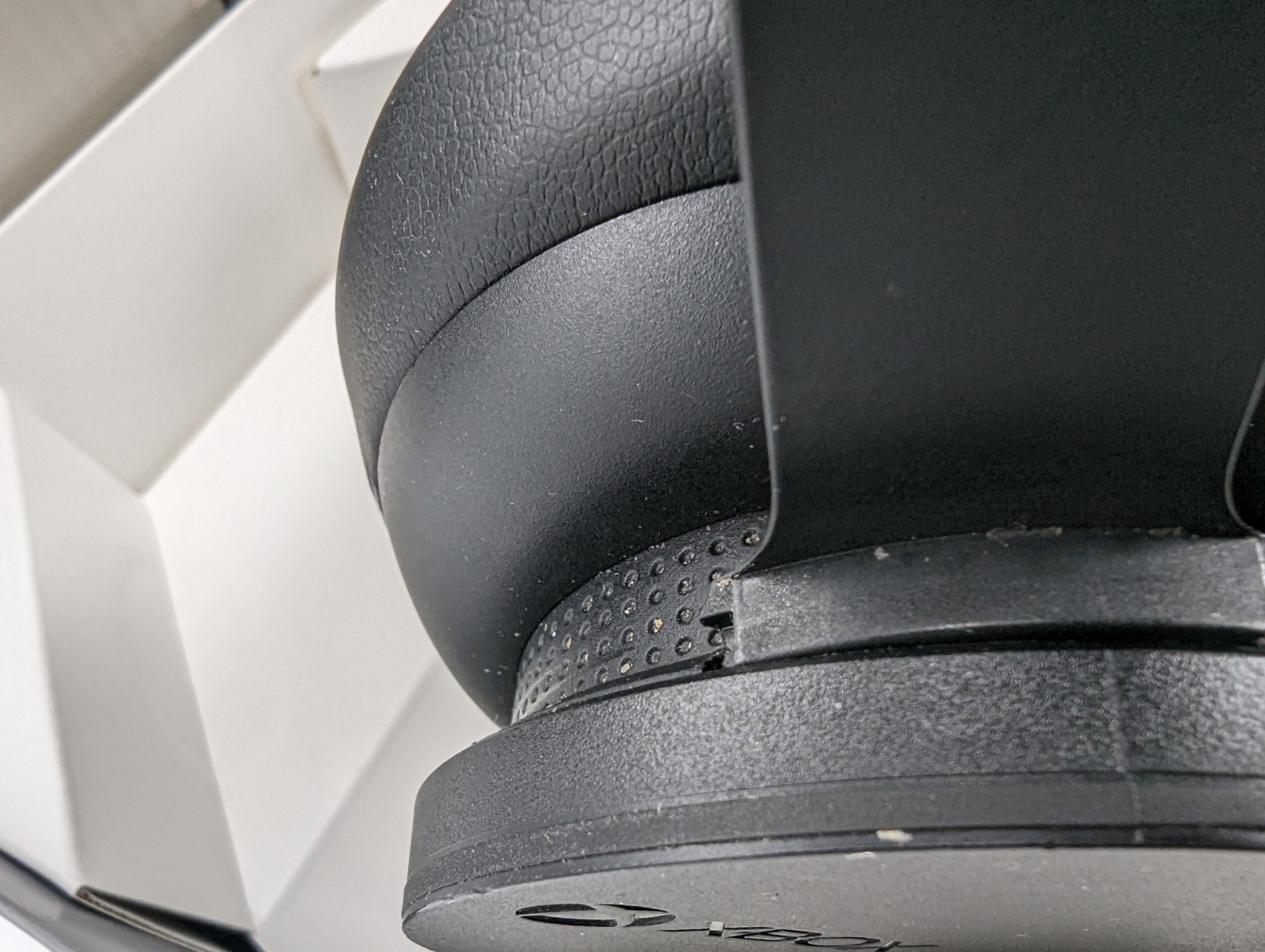 Microsoft Xbox Wireless Headset 2065 - Black READ - Broken R Ear Connect