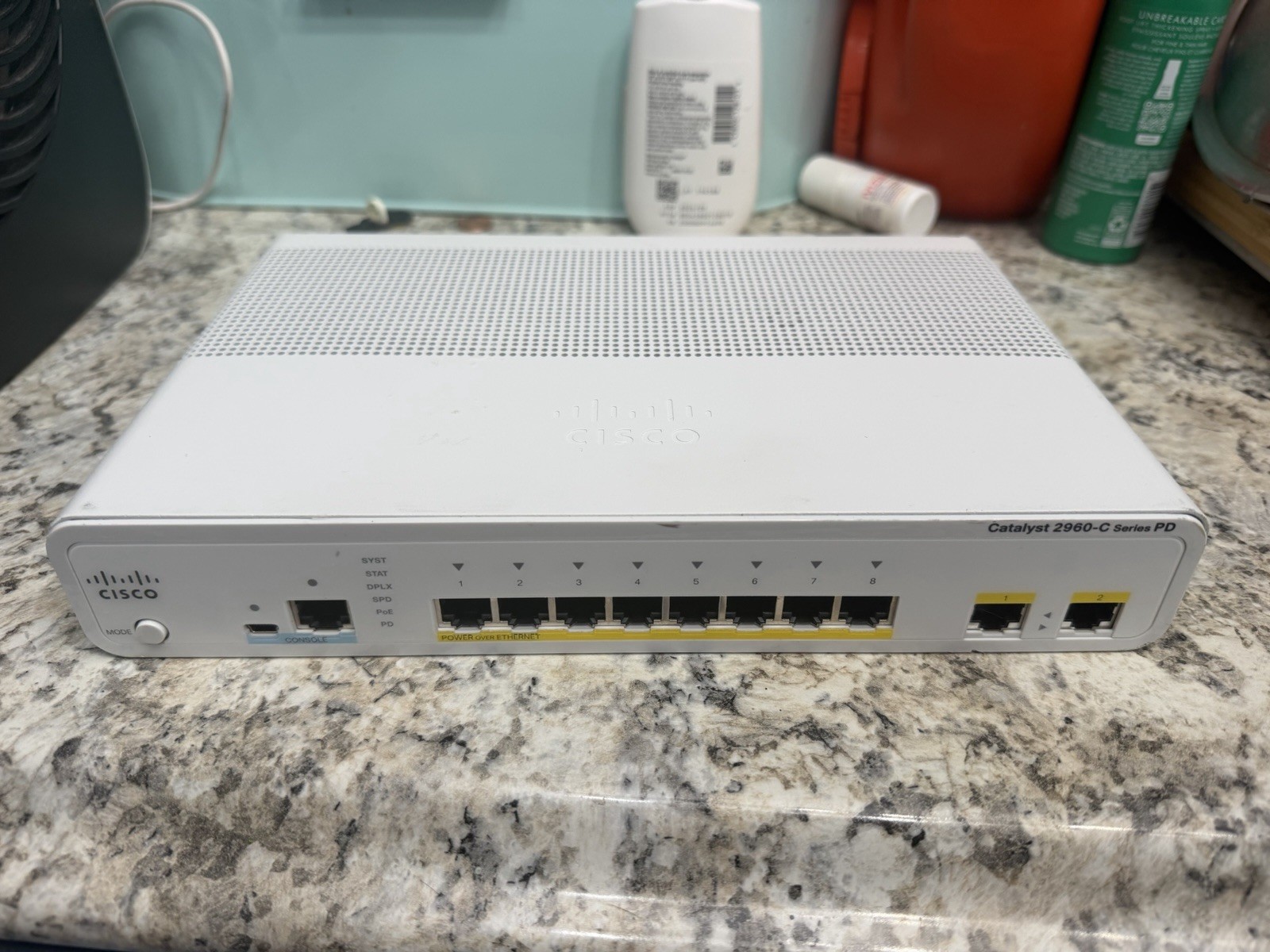 Cisco  Catalyst  WS- C2960 CPD-8PT-L