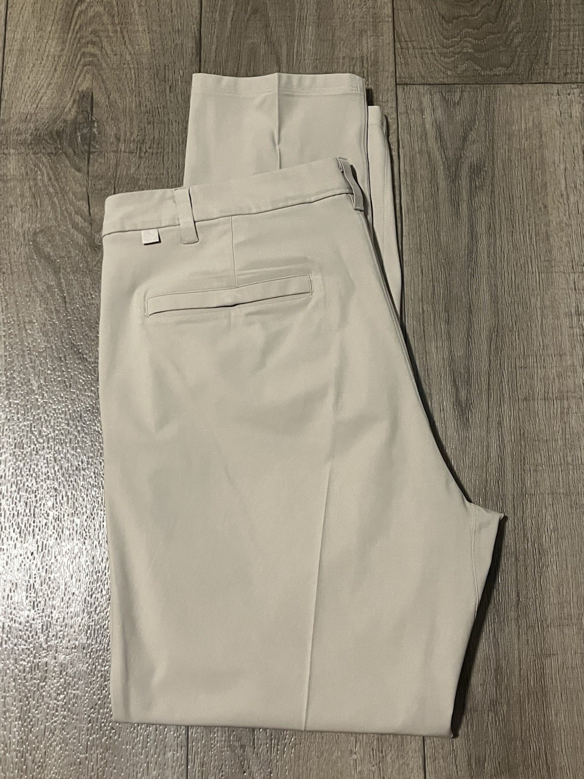Lululemon Men’s Commission Pant Classic Length 33” LM5986S Tan Size 38 MM121